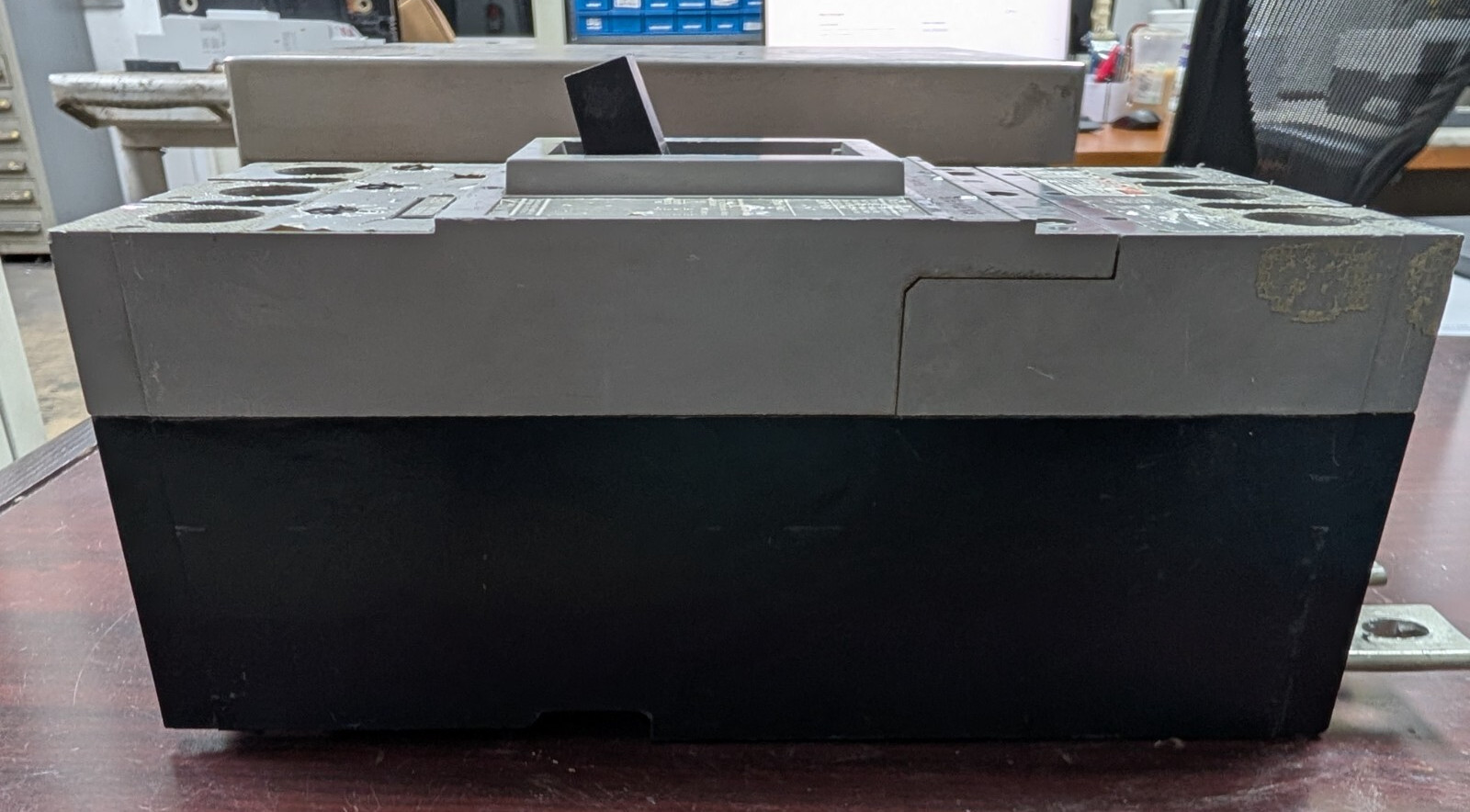🤪ITE / SIEMENS SENTRON SER 225A CIRCUIT BREAKER 3P 600V FXD63B225 W/ 225A TRIP