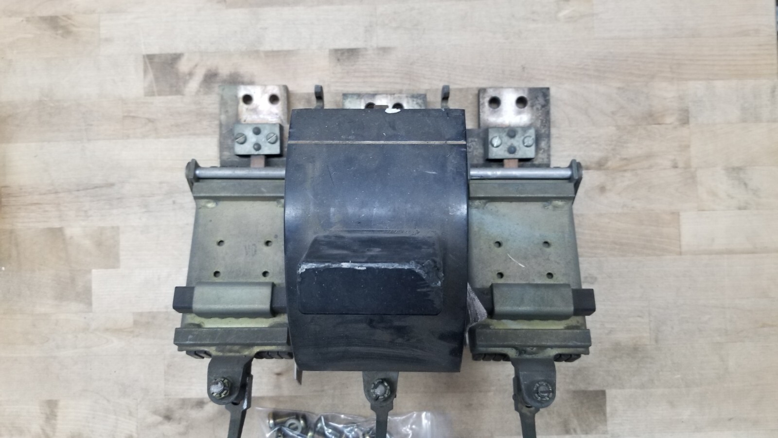 Westinghouse PB32000F 1600amp Trip De-Ion circuit breaker (Switch part only)
