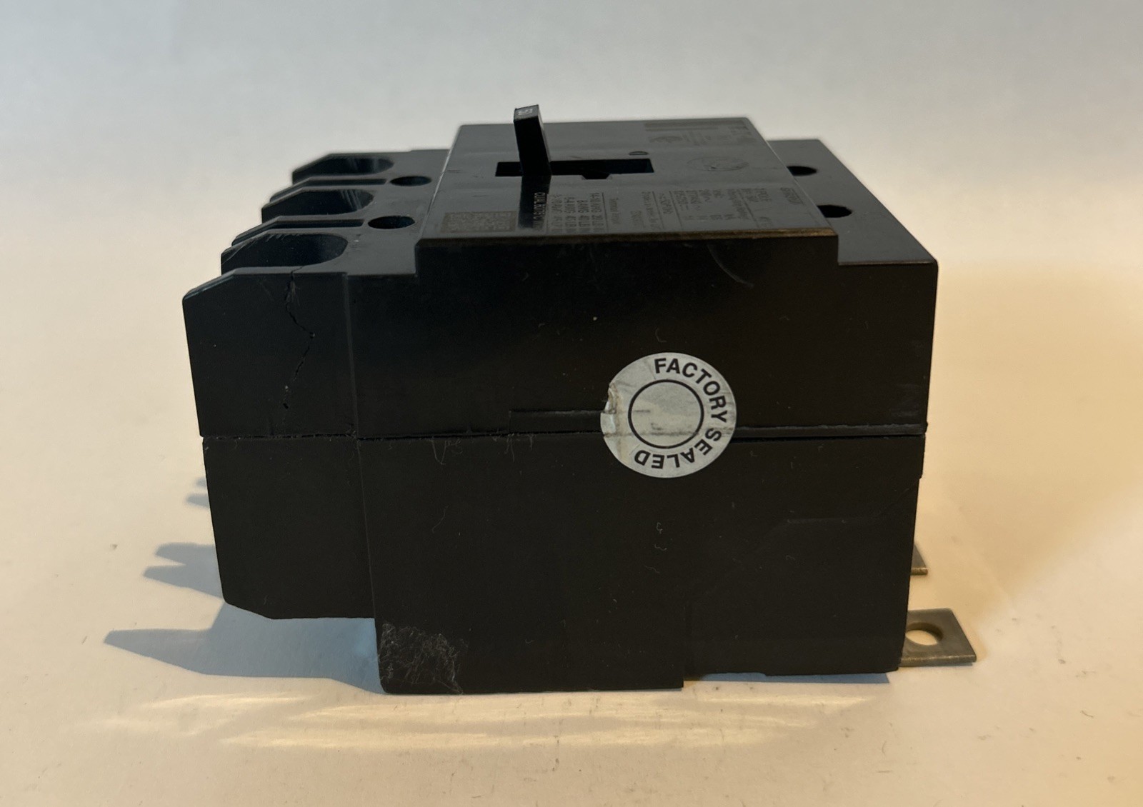 Eaton GHB3050 50 Amp 3 Pole 240 V 65kA 50/60 Hz Type HACR Circuit Breaker