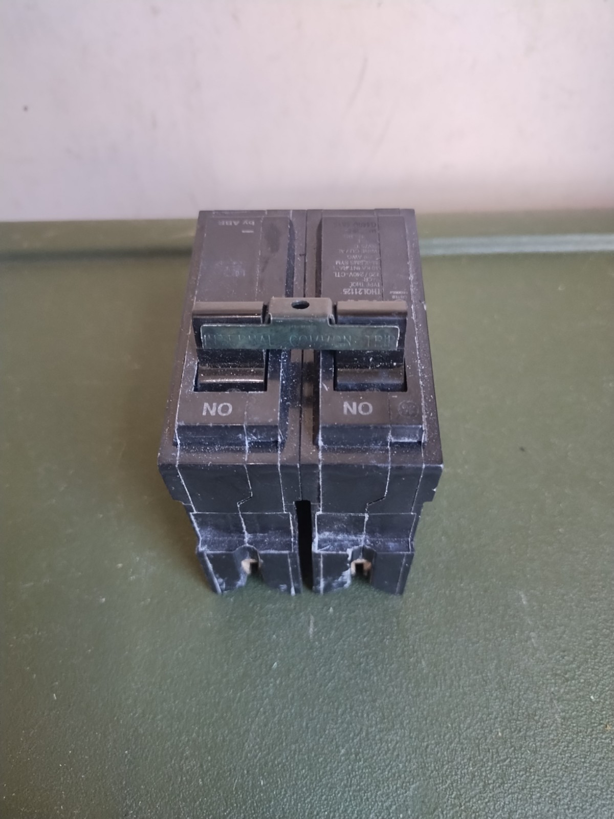 GE General Electric THQL21125 125-Amp 2-Pole 120/240VAC Breaker See Pictures!!!!