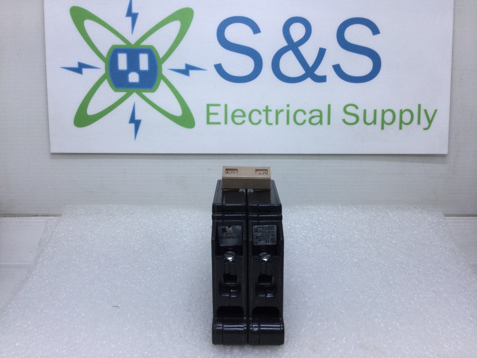 Cutler-Hammer CH260 60 Amp 2-Pole 120/240V Circuit Breaker – Plastic Foot