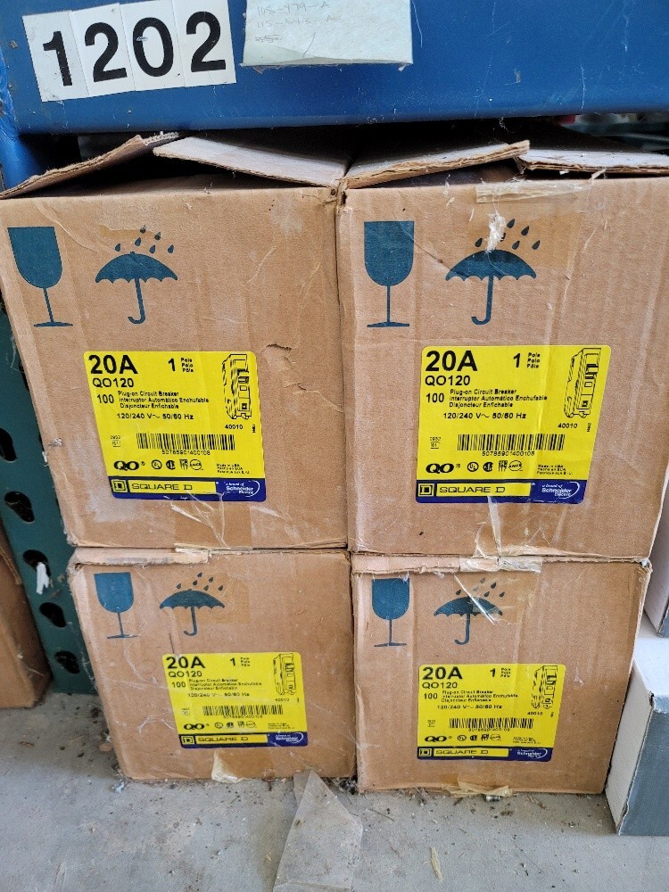 Square D QO120 box of 10 Pole 20-Amp 120/240V Plug-In Circuit Breaker