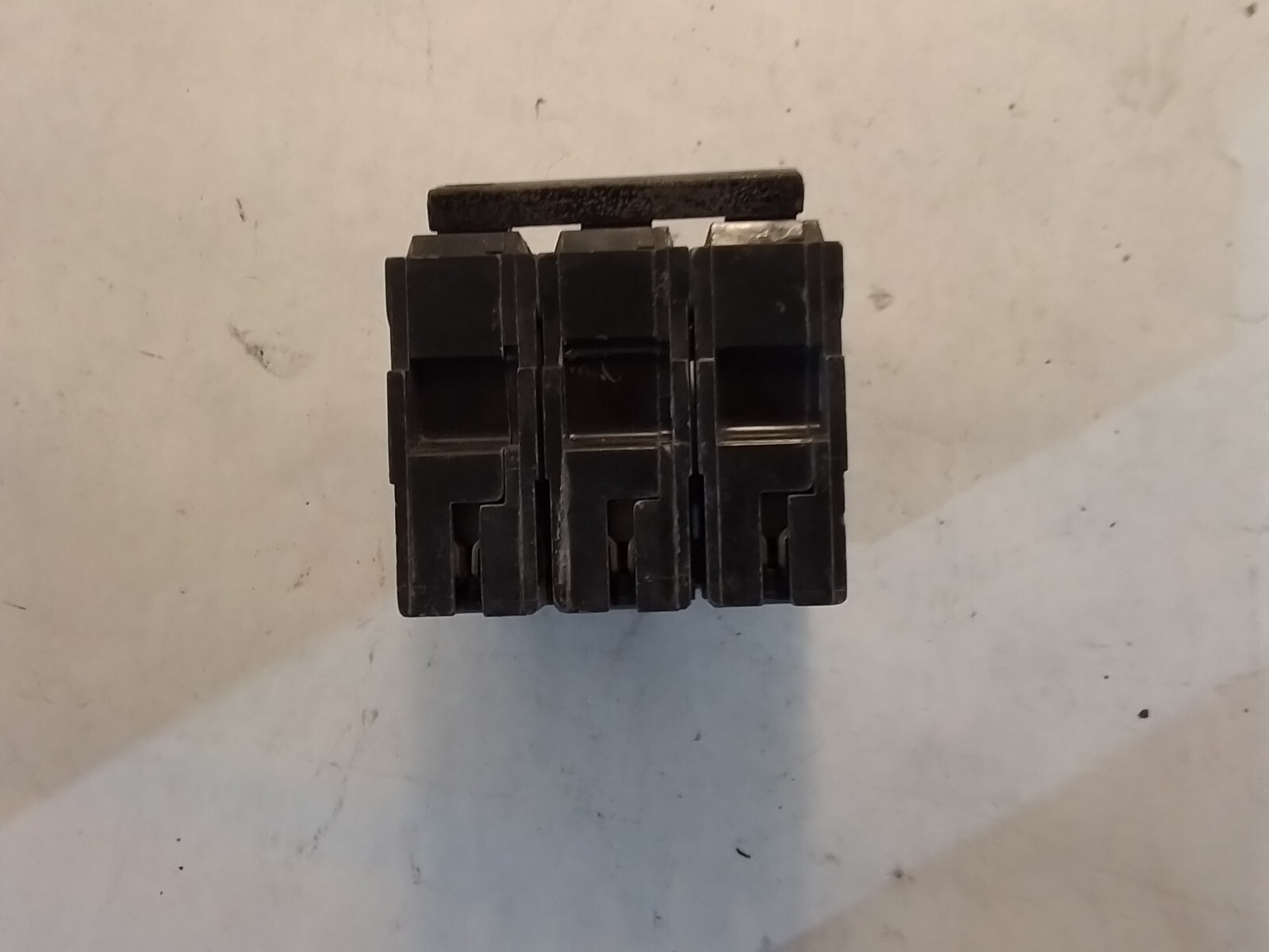 General Electric 20AMP 3 Pole 240 Volt Circuit Breaker (SP369)
