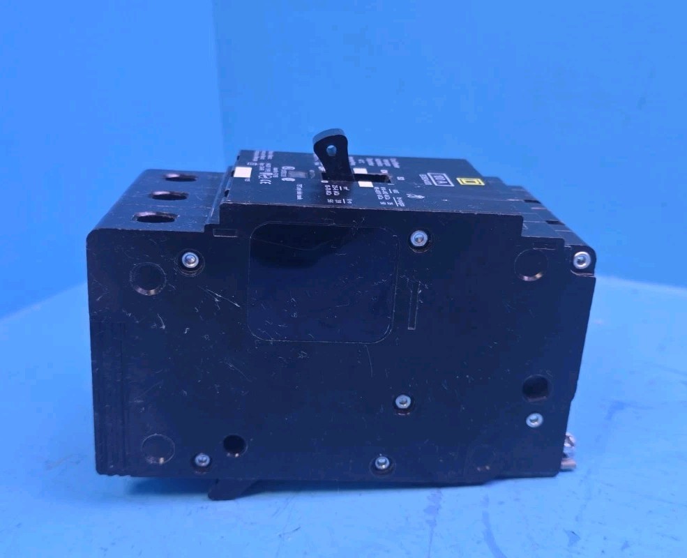 Square D EDB34100 100A 3Pole 480V Circuit Breaker