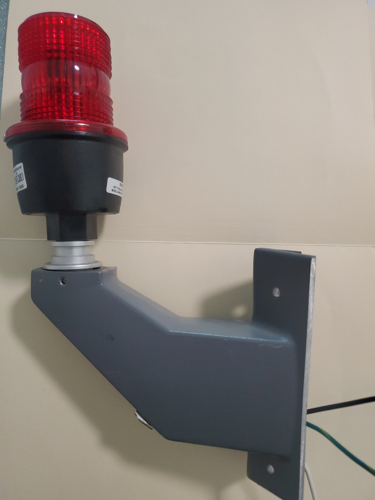 LP3 STREAMLINE LP3PL 120VAC RED LED SIGNAL LIGHT , USED, WITH  BASE 