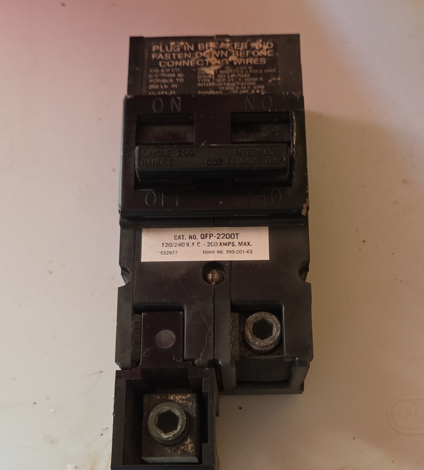 QFP-2200T Circuit Breaker 200A 120/240V AC 2-Pole Plug-In On/Off Black