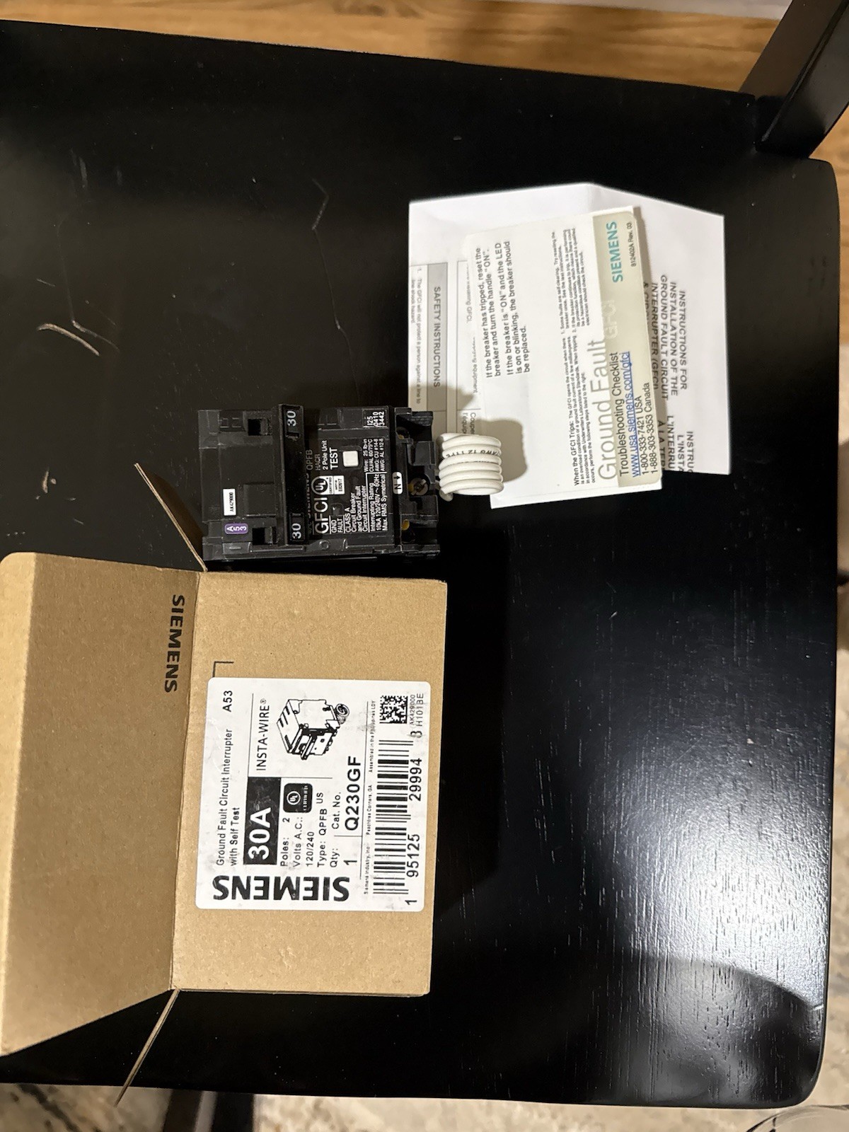 Siemens Q230GF Ground Fault Circuit Breaker: 2-Pole – 30 AMP – 120/240 VAC – NEW
