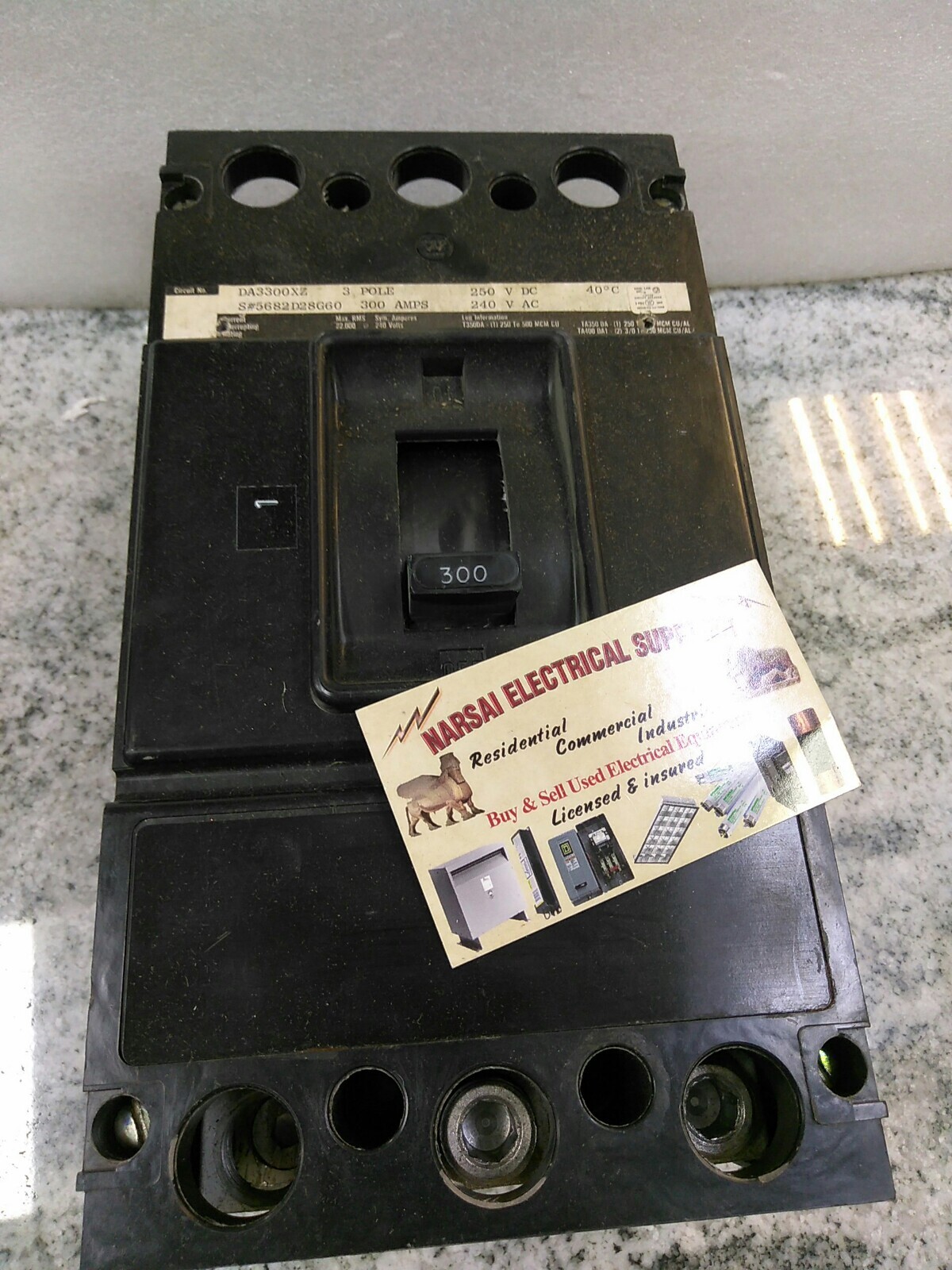 Westinghouse DA DA3300XZ , 3 pole ,300 Amp, 240VA, Circuit Breaker(8-16G2