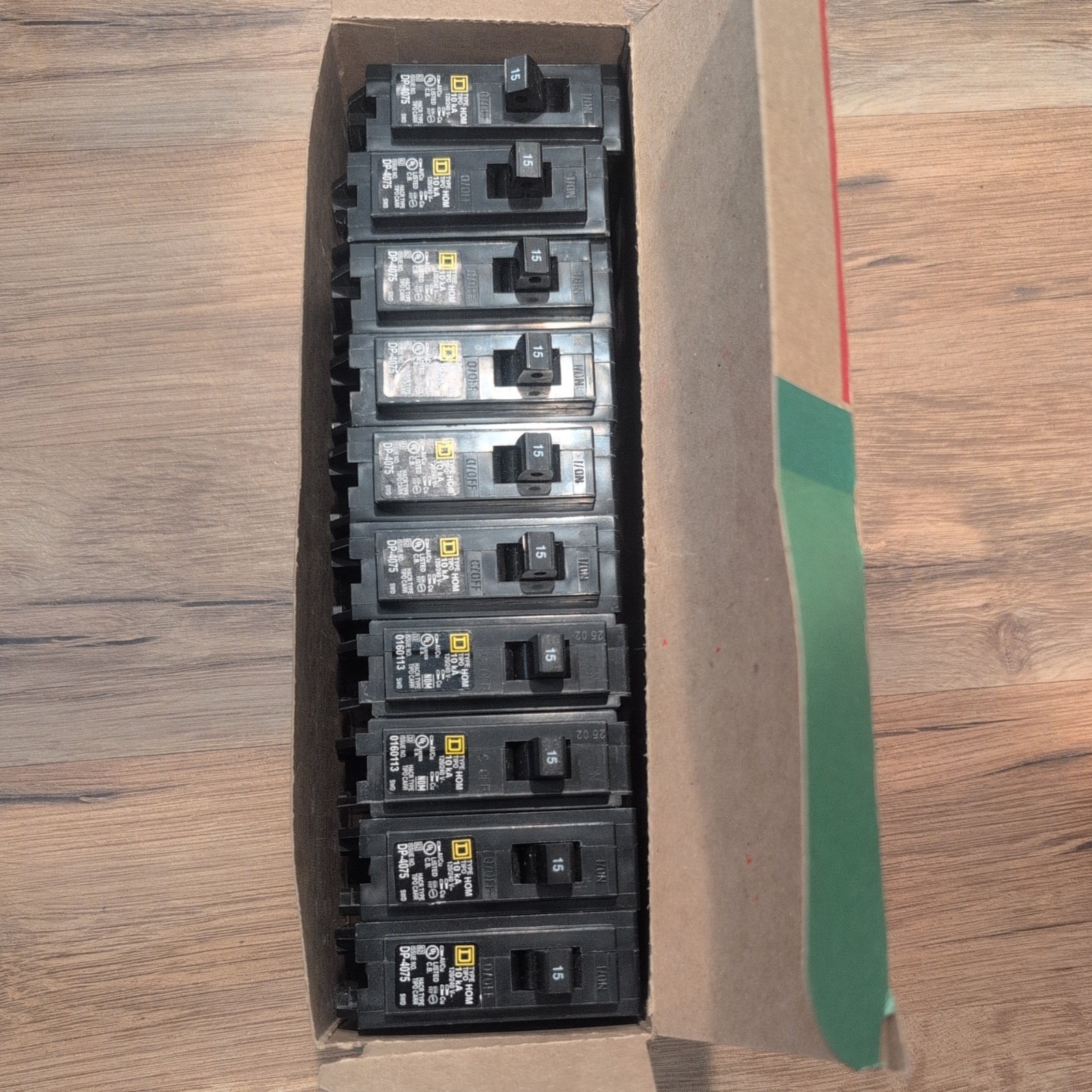SQUARE D HOM115 1 POLE 15 AMP BREAKER NEW LOT OF 10