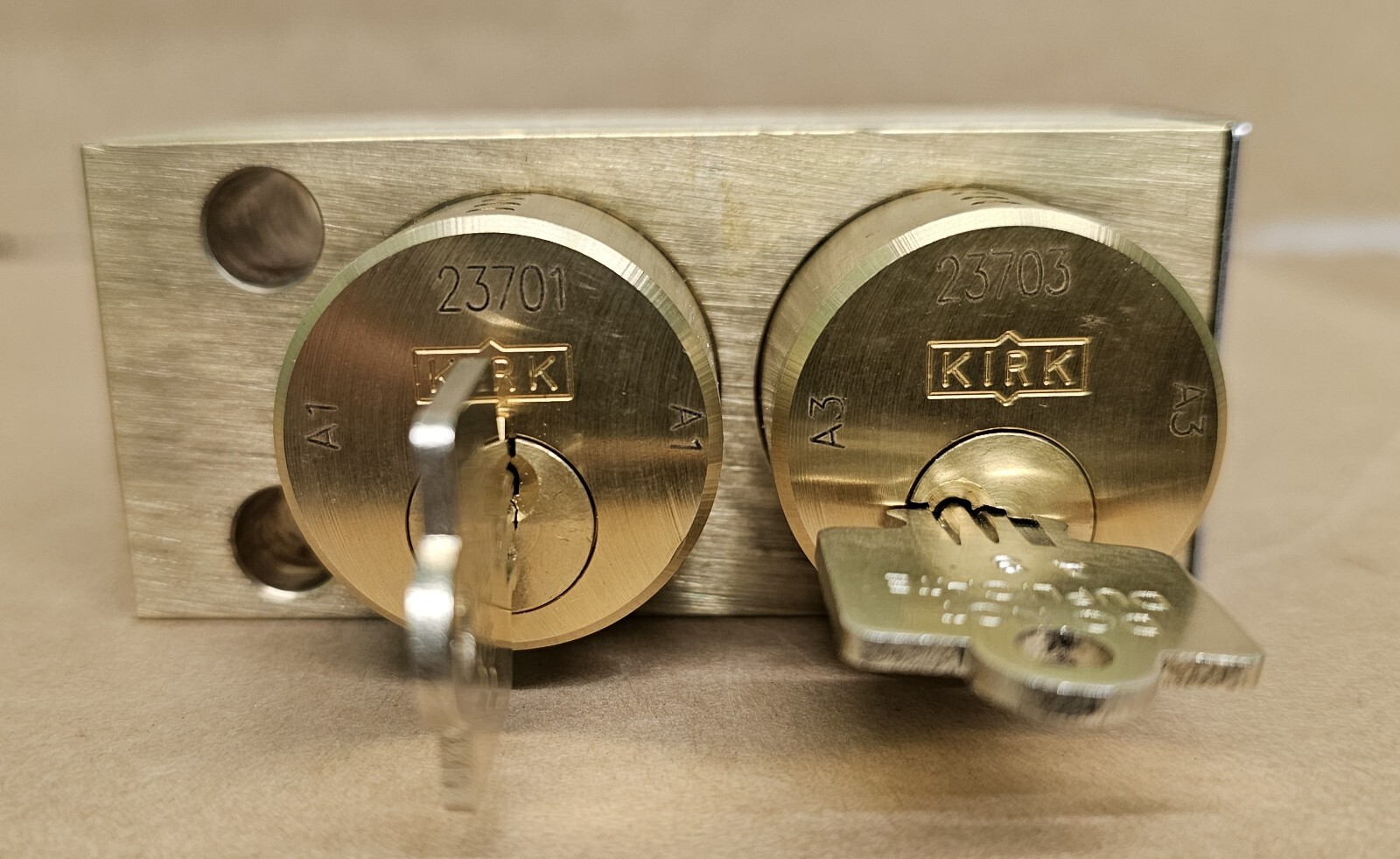 KIRK Key Interlock SD Series Flat Mounted Double Cylinder