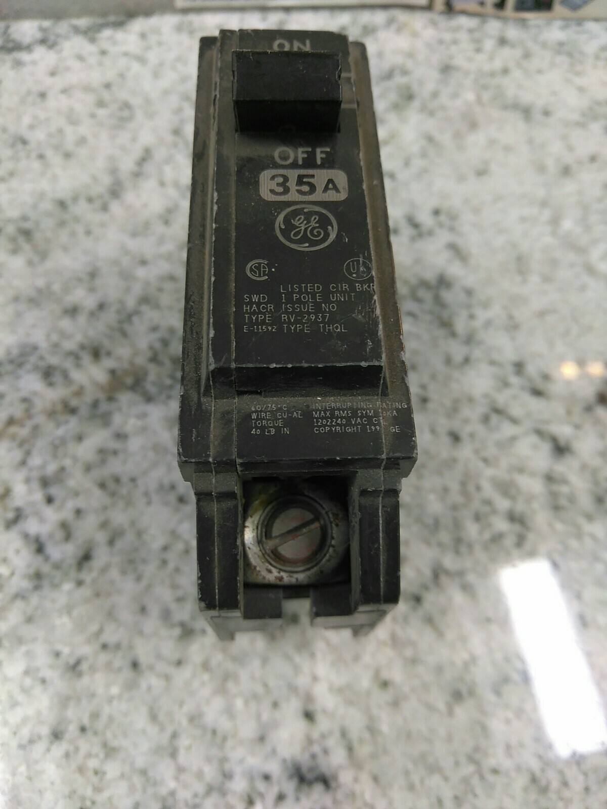GE / THQL1135 /35 AMP / 1 Pole /240VA / TYPE THQL &GROVE /breaker/USE (L60LOBY