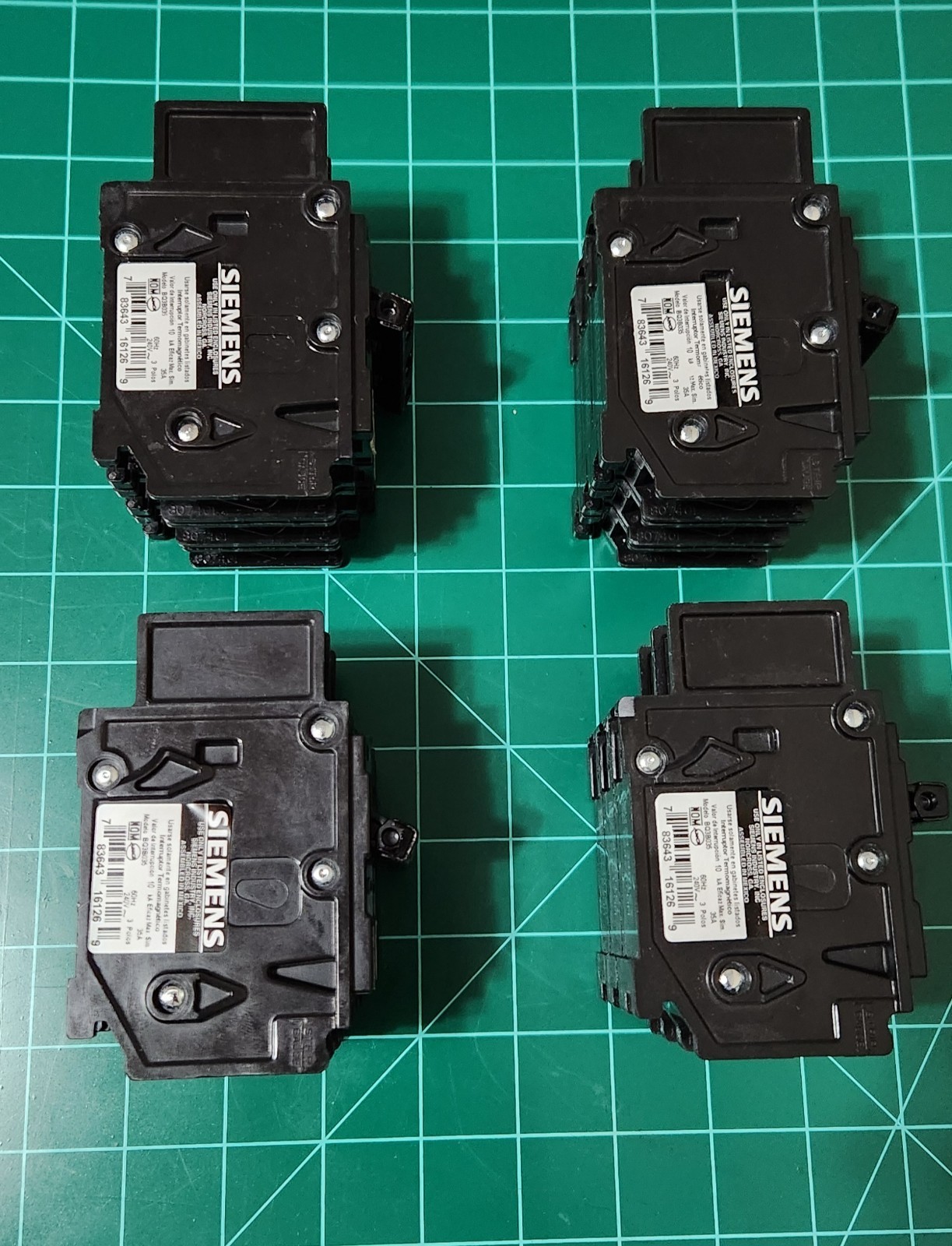 LOT FOR 4 Siemens BQ3B035 35 Amp 3 Pole 240V Circuit Breaker LOT#10021