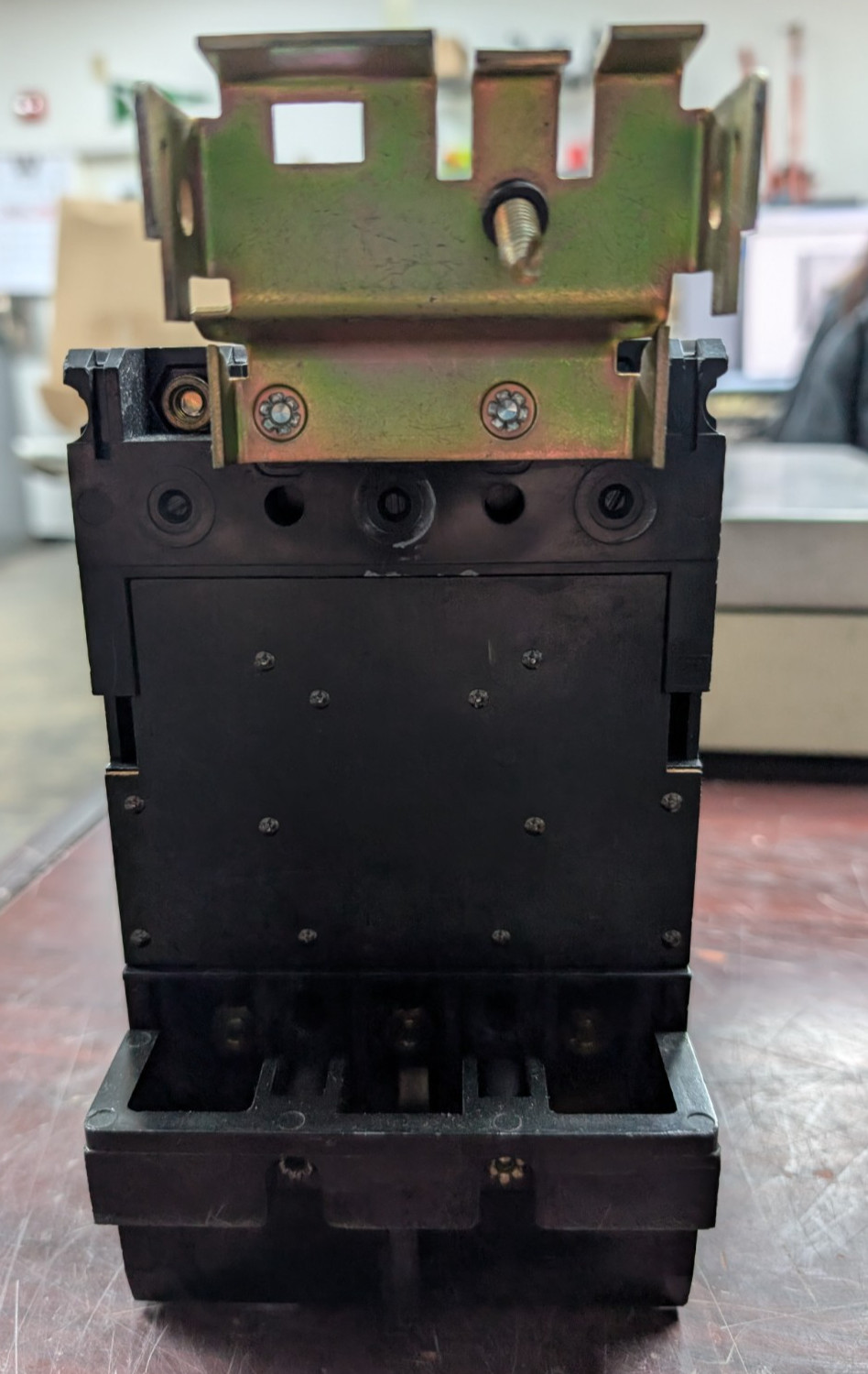 🤪 SQUARE D 70 AMP I-LINE CIRCUIT BREAKER 480 VAC 3 POLE FA34070