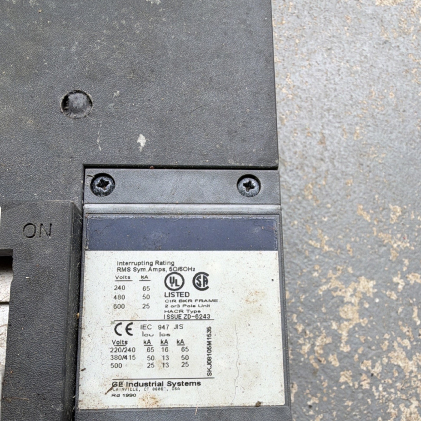 GE Spectra RMS 3-Pole Circuit Breaker 1200A Max 600VAC SKLA36AT1200