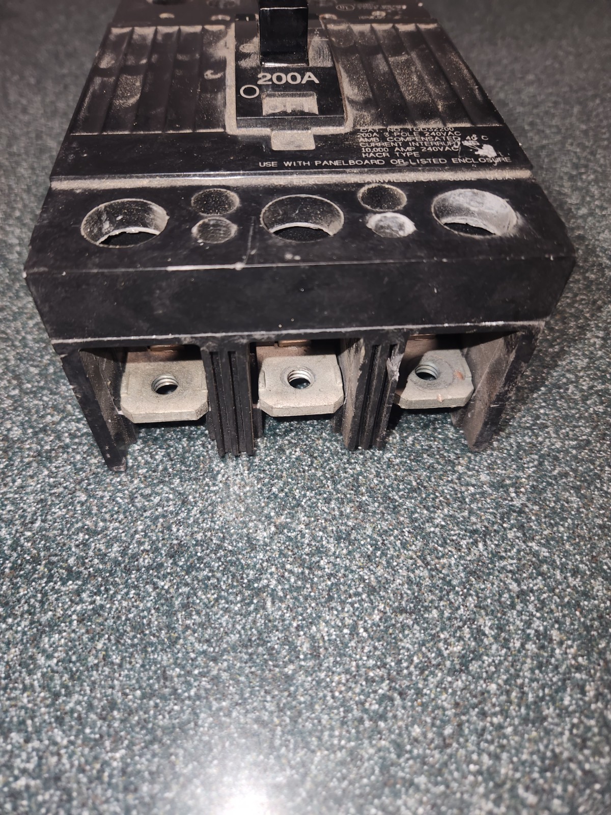 GE TQD32200 Circuit Breaker 200A 3P 240V 3PH TQD 200 Amp 3 Pole Used