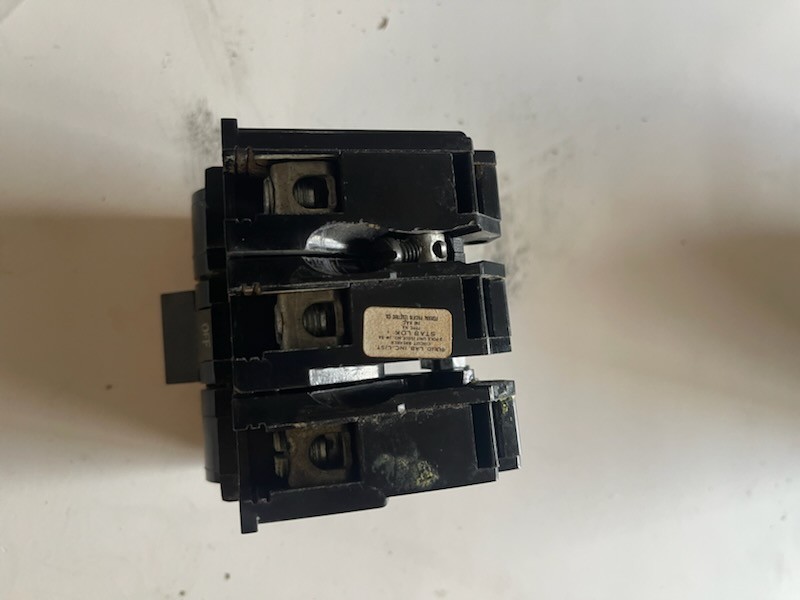 FEDERAL PACIFIC 30AMP 240V 3 POLE ISSUE JM-4 TYPE NA SHUNT TRIP, USED