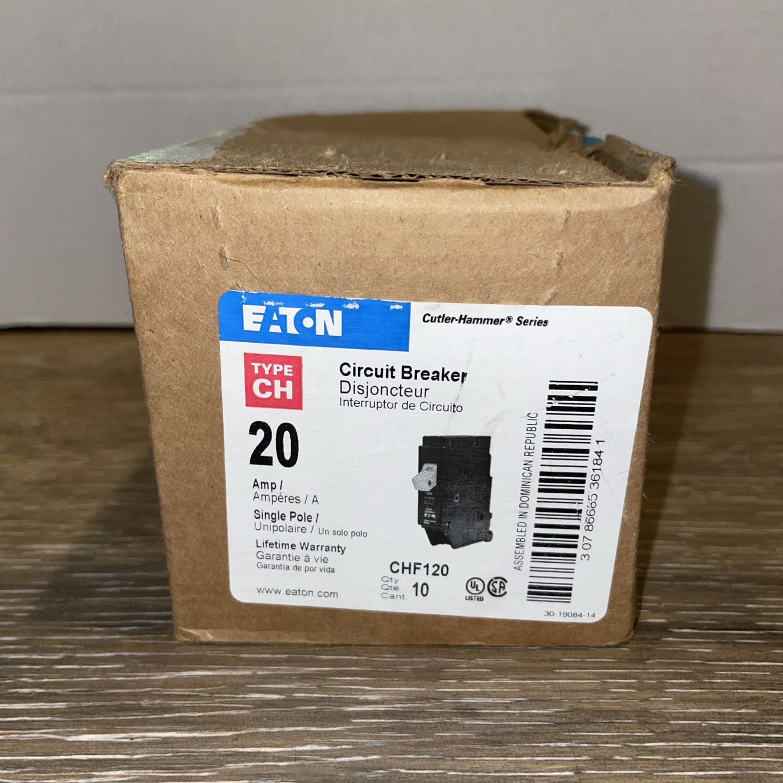 New Eaton CHF120 Single Pole 20 Amp 120/240 Volt Circuit Breaker Box of 10