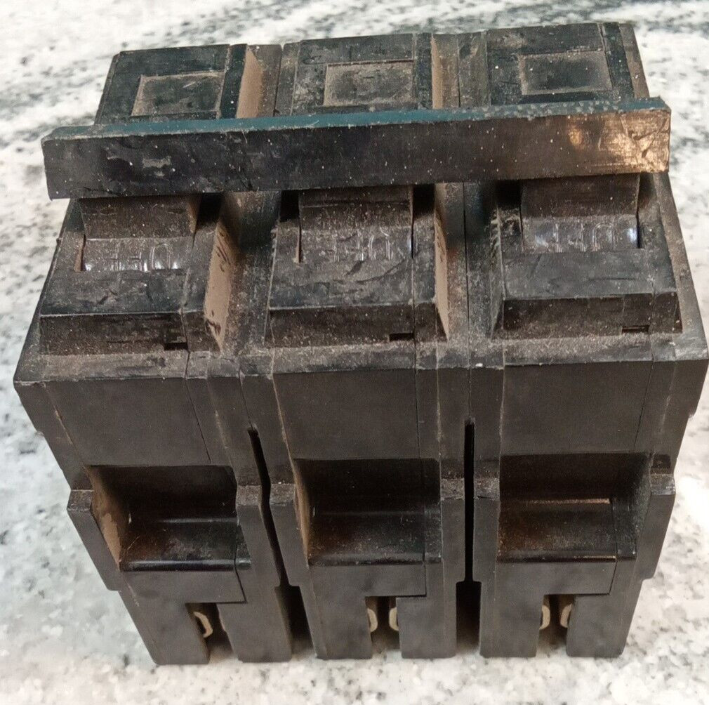 GE/ BREAKER/ TQL32030 /3 Pole /30A /240V/ GROVE/Plug In /TQL-AC/USE(L167