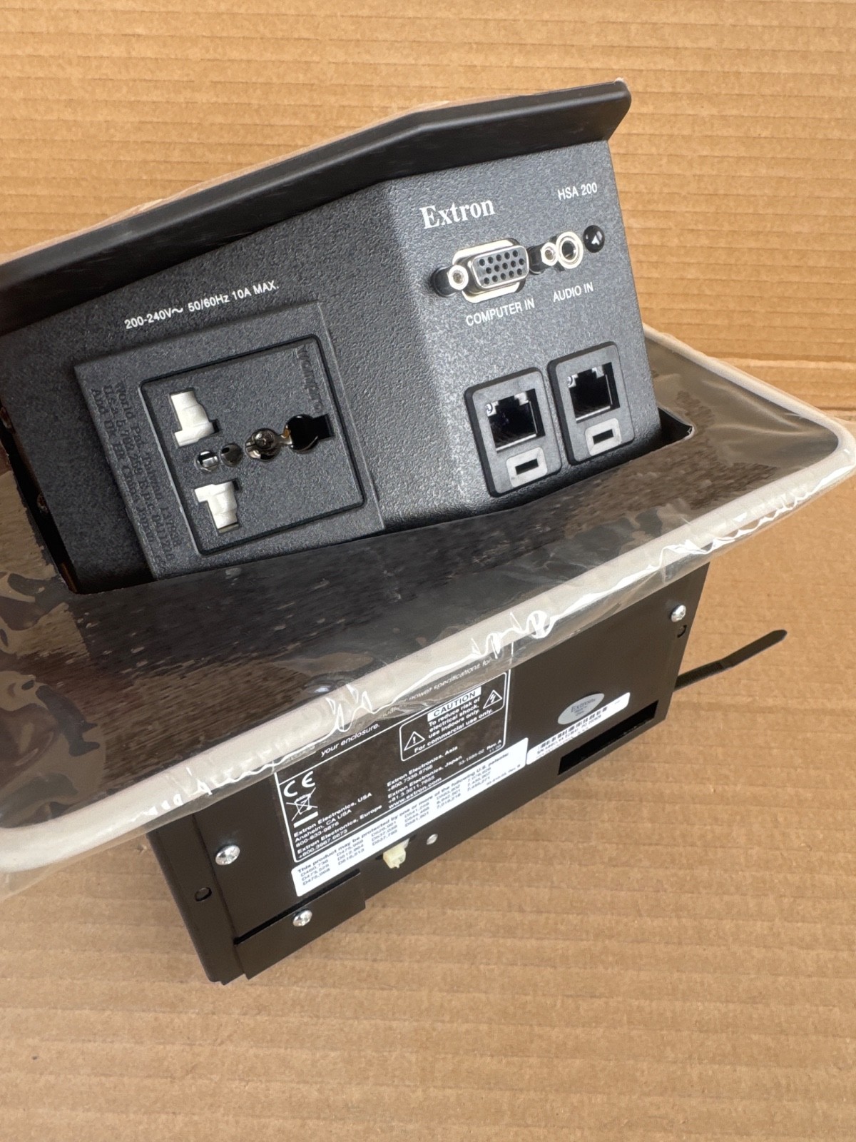 Extron HSA 200S UNIVERSAL-BLACK 60-705-0J Hideaway Surface Access Box – Compact