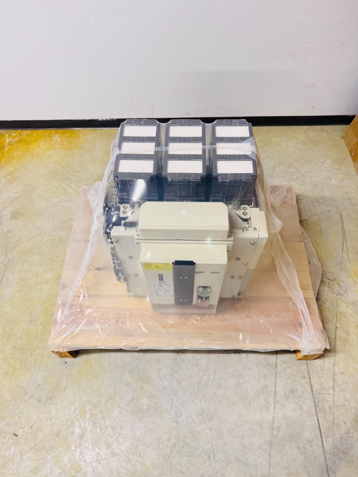 AEG ME 2507 H/III 380V/400V 2500A Circuit Breaker AEG ME2507
