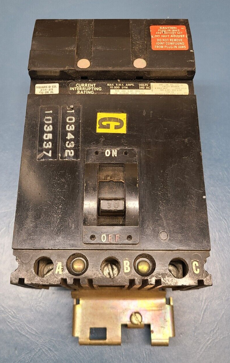 Square D FA32030 Vac I-Line Molded Case Circuit Breaker FA-32030 30Amp 3 Pole