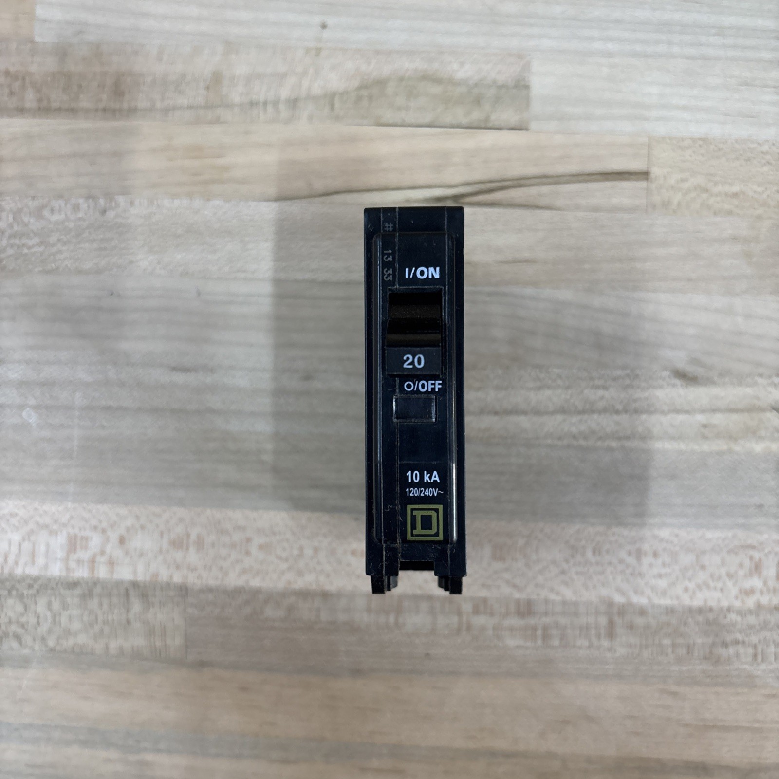  SQUARE D QOB110 CIRCUIT BREAKER, 1 POLE, 10 AMP, 120/240V, 10KA, 50/60HZ, QOB