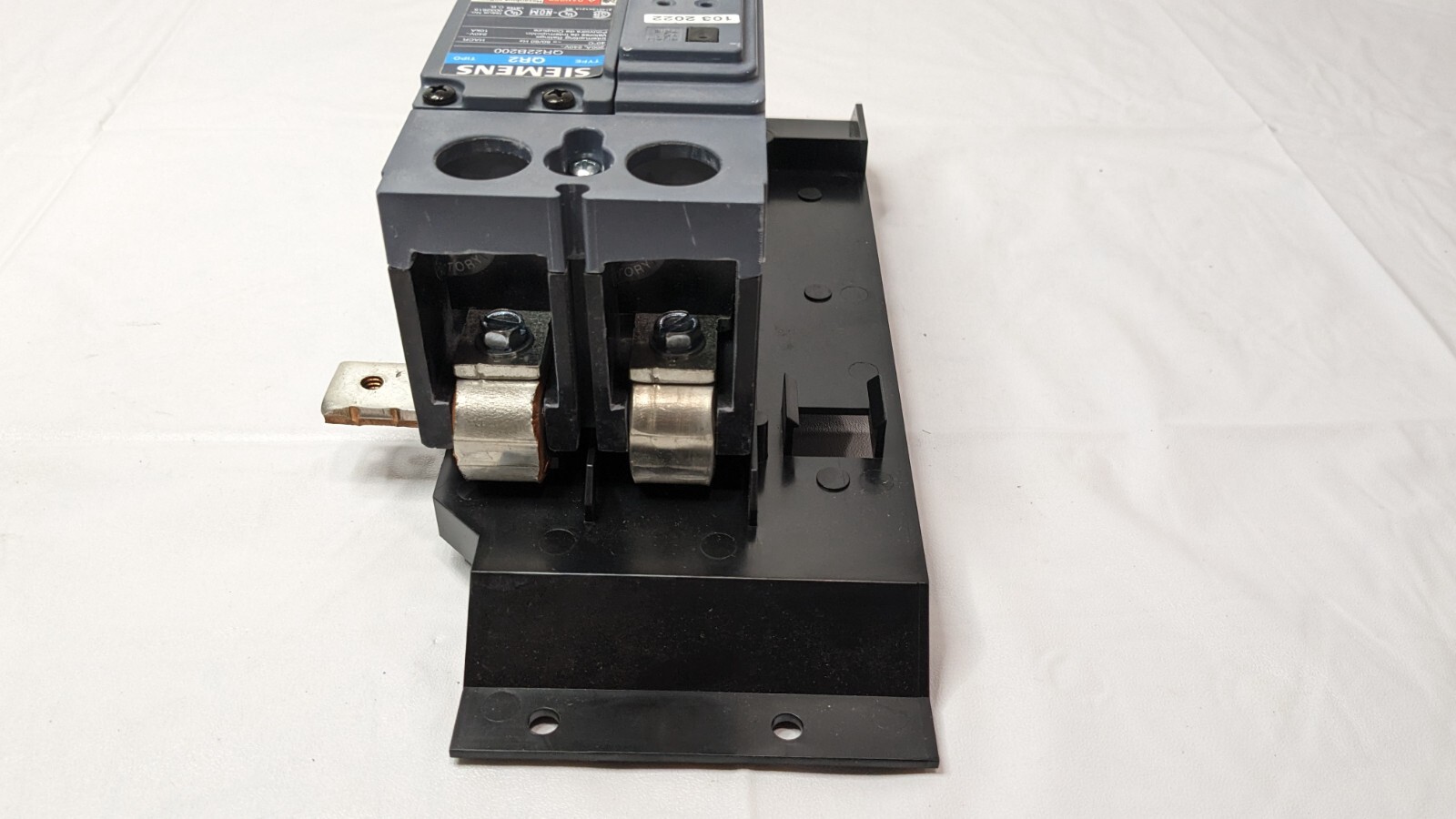 Siemens Low Voltage Breaker Mounting Kit Type QR2 200A 240V 2-Pole MBKQR1200A