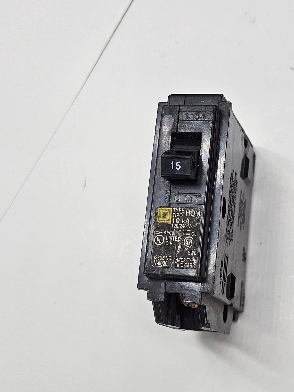 Square D HOM 10KA 120/240V 50/60 Hz Single Pole 15 Amp Circuit Breaker