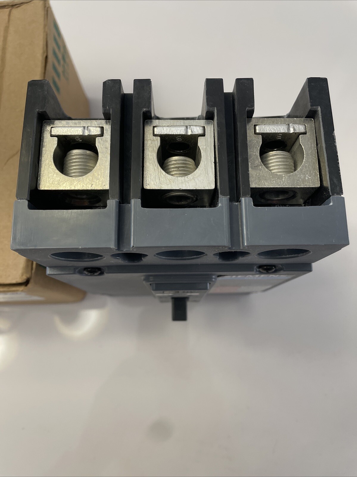 Siemens QR23B200L Low Voltage Molded Case Circuit Breaker 3P 200A 10KA (SSS8)
