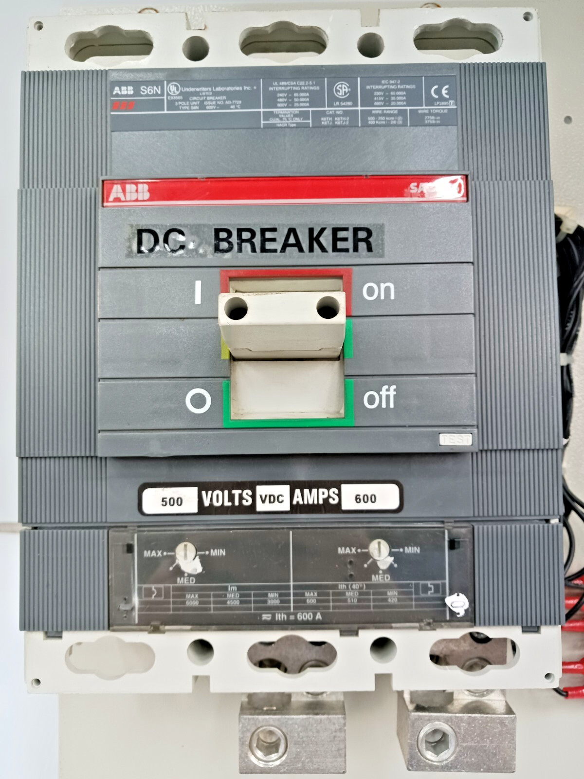 ABB 600 Amp Circuit Breaker W/ Undervoltage & Aux 3 Pole 600 VAC K6TH-2/K6TJ-2
