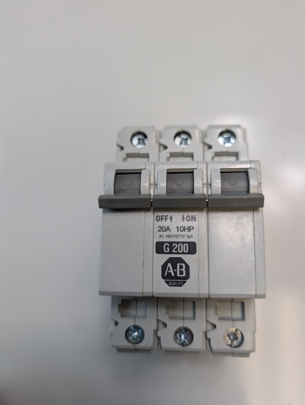 ALLEN-BRADLEY 1492-CB3 Din Rail Mount circuit breaker 15 Amp 480 Volt