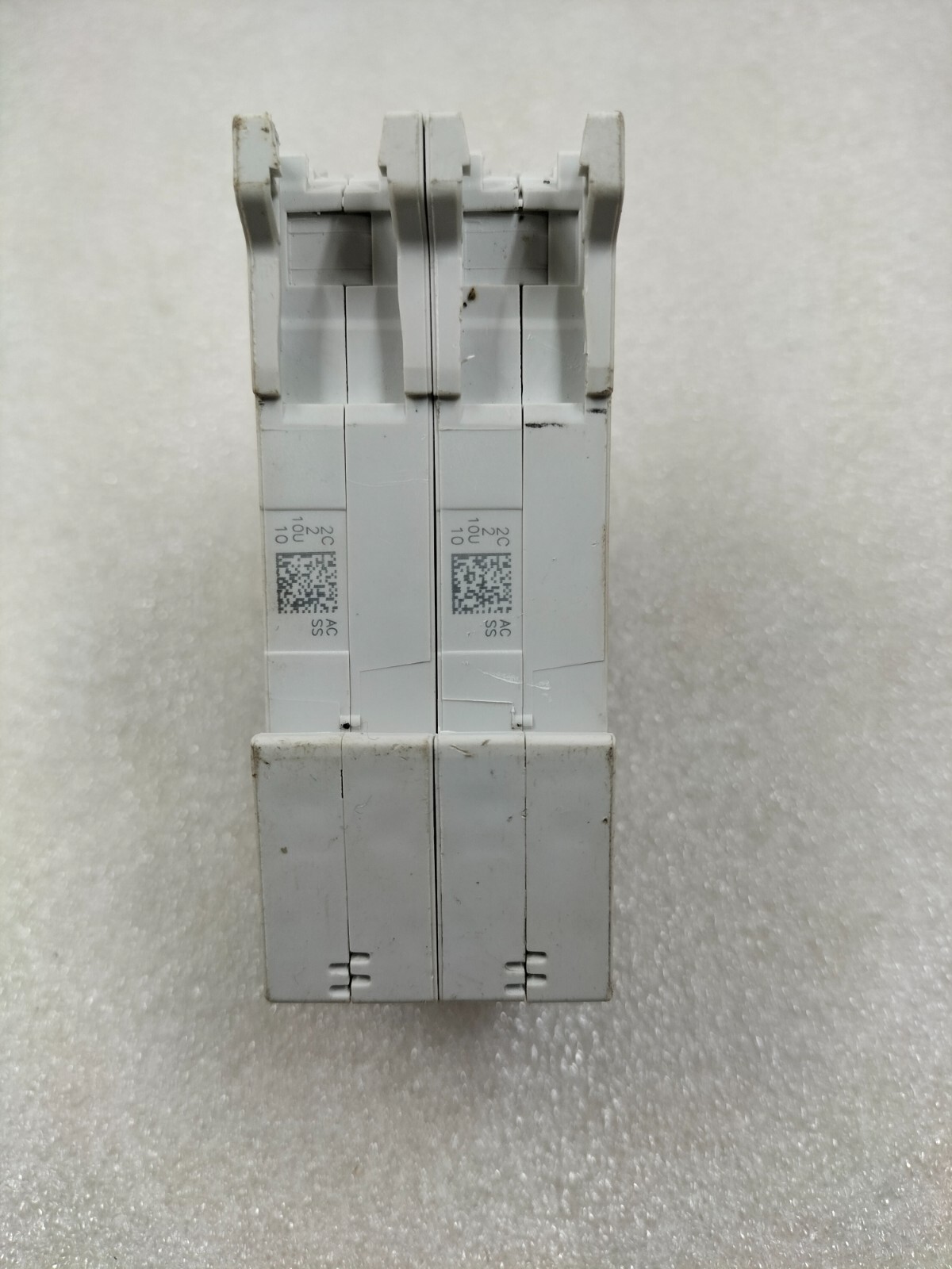 ABB 2CDS272001R0024 MINIATURE CIRCUIT BREAKER S202M-C2