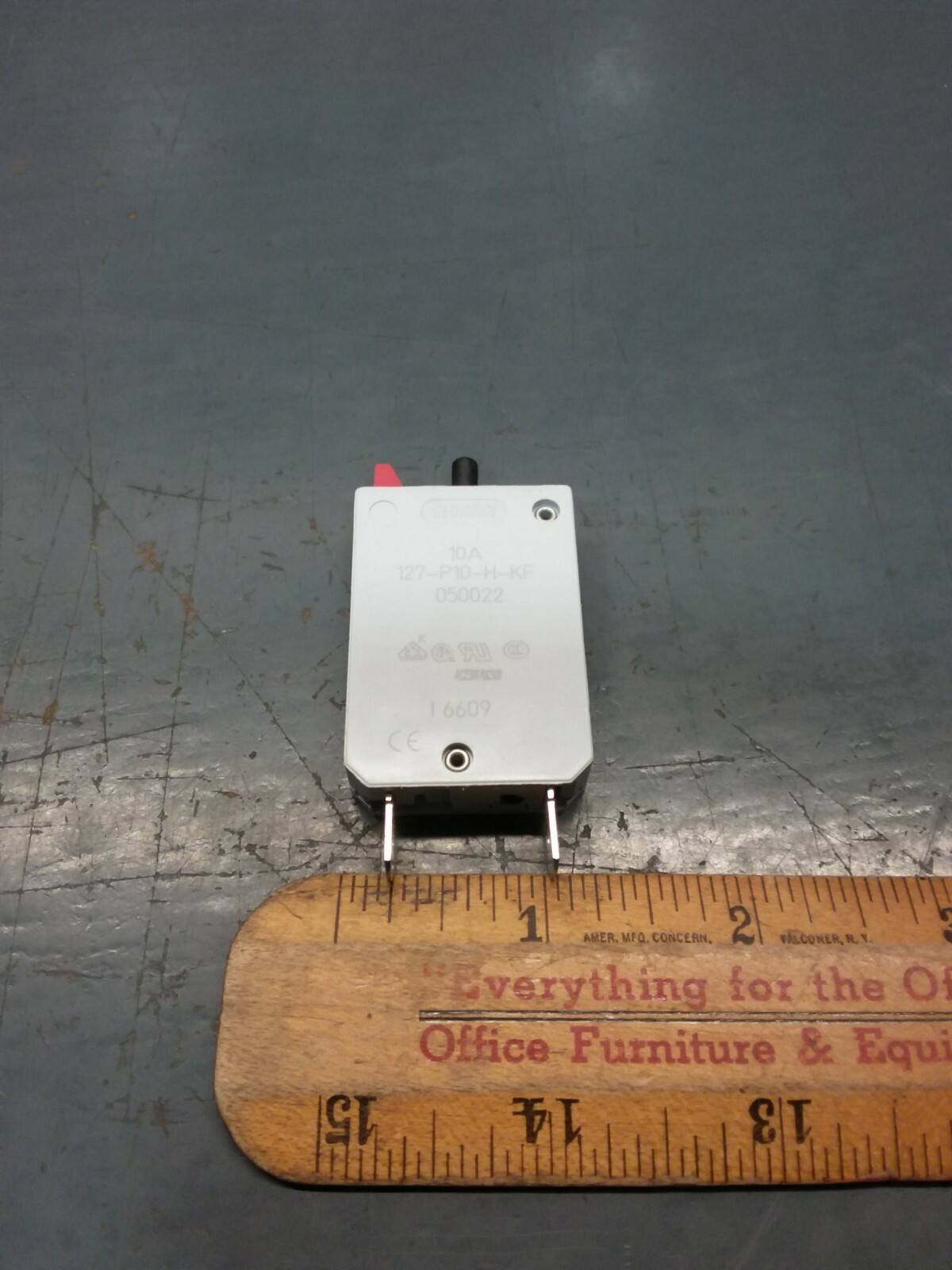 New E-T-A 10-Amp 250VAC-28VDC Resettable Circuit Breaker 127-P10-H-KF.