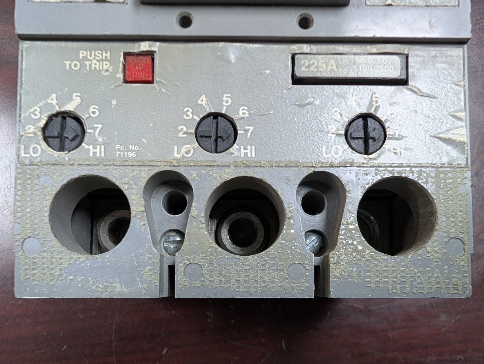 🤪ITE / SIEMENS SENTRON SER 225A CIRCUIT BREAKER 3P 600V FXD63B225 W/ 225A TRIP