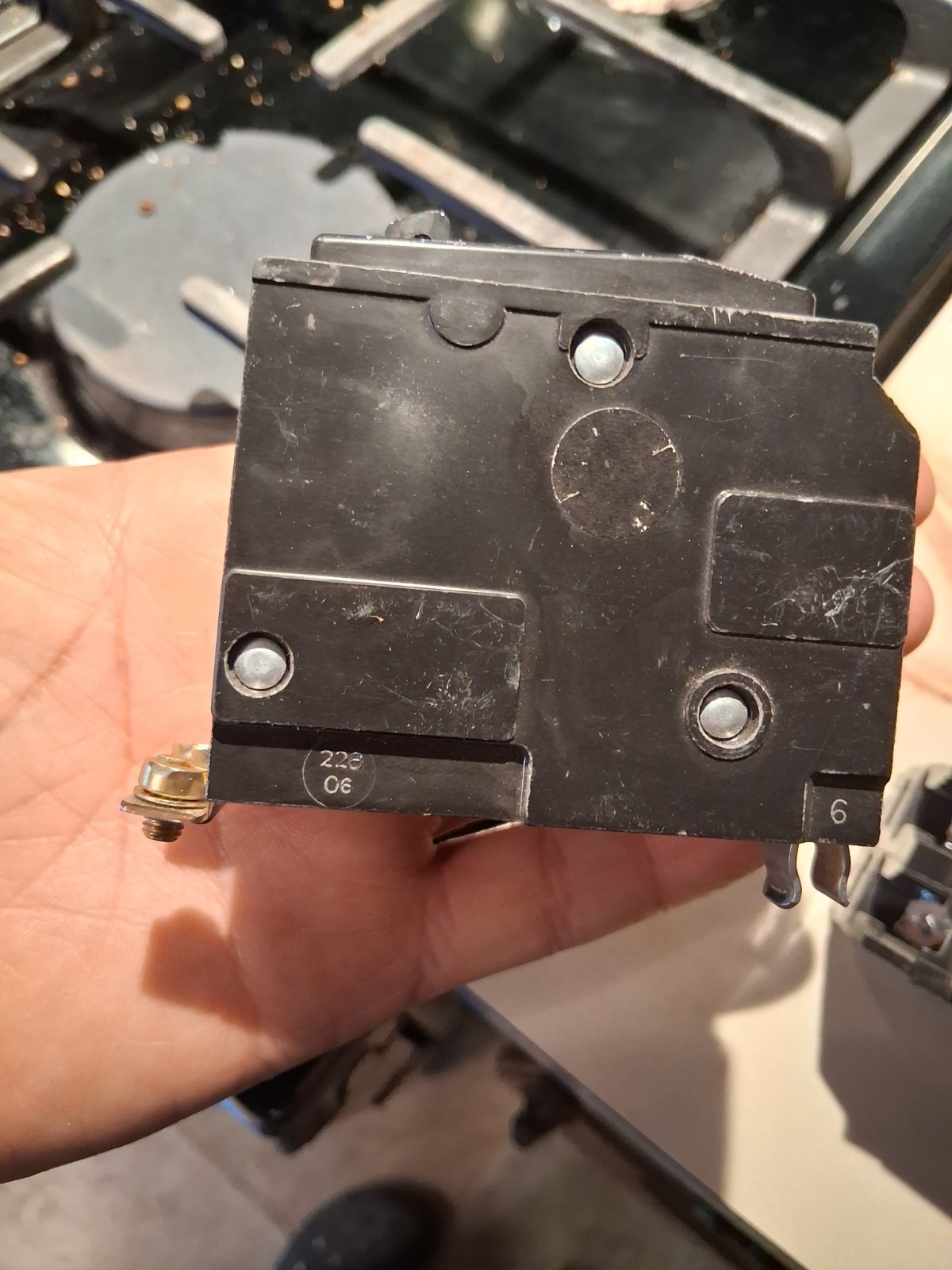 Square D QOB220 20 A Miniature Circuit Breaker