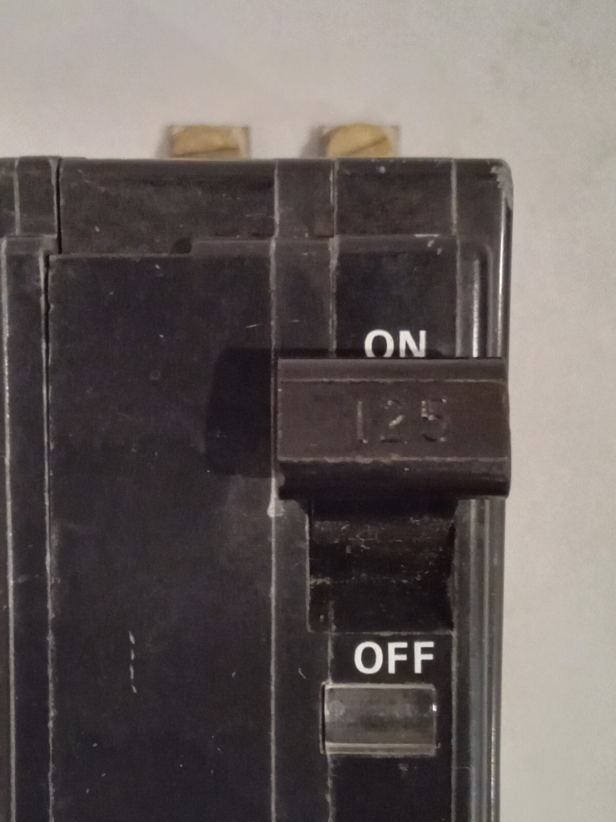 *CHIPPED* Square D Circuit Breaker QOB2125