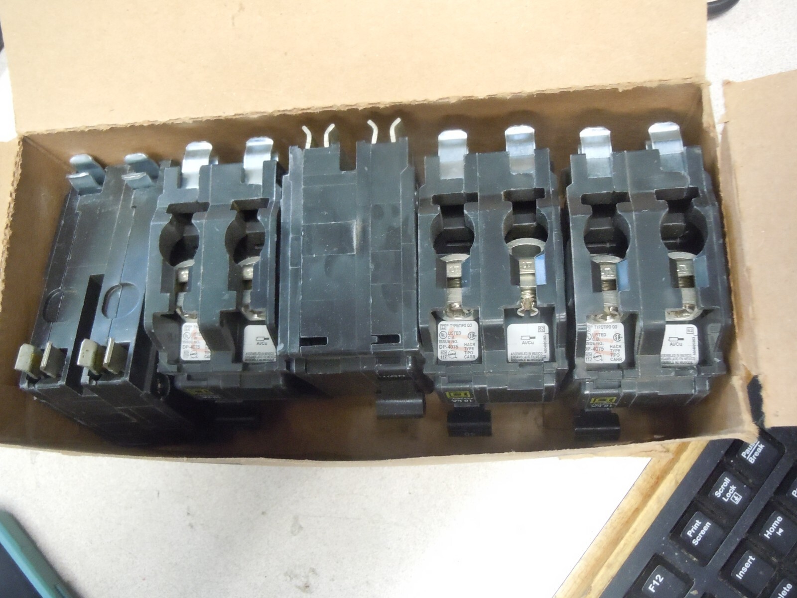 Square D QO240 Two Pole 40A Push-On Breaker. Box of 5