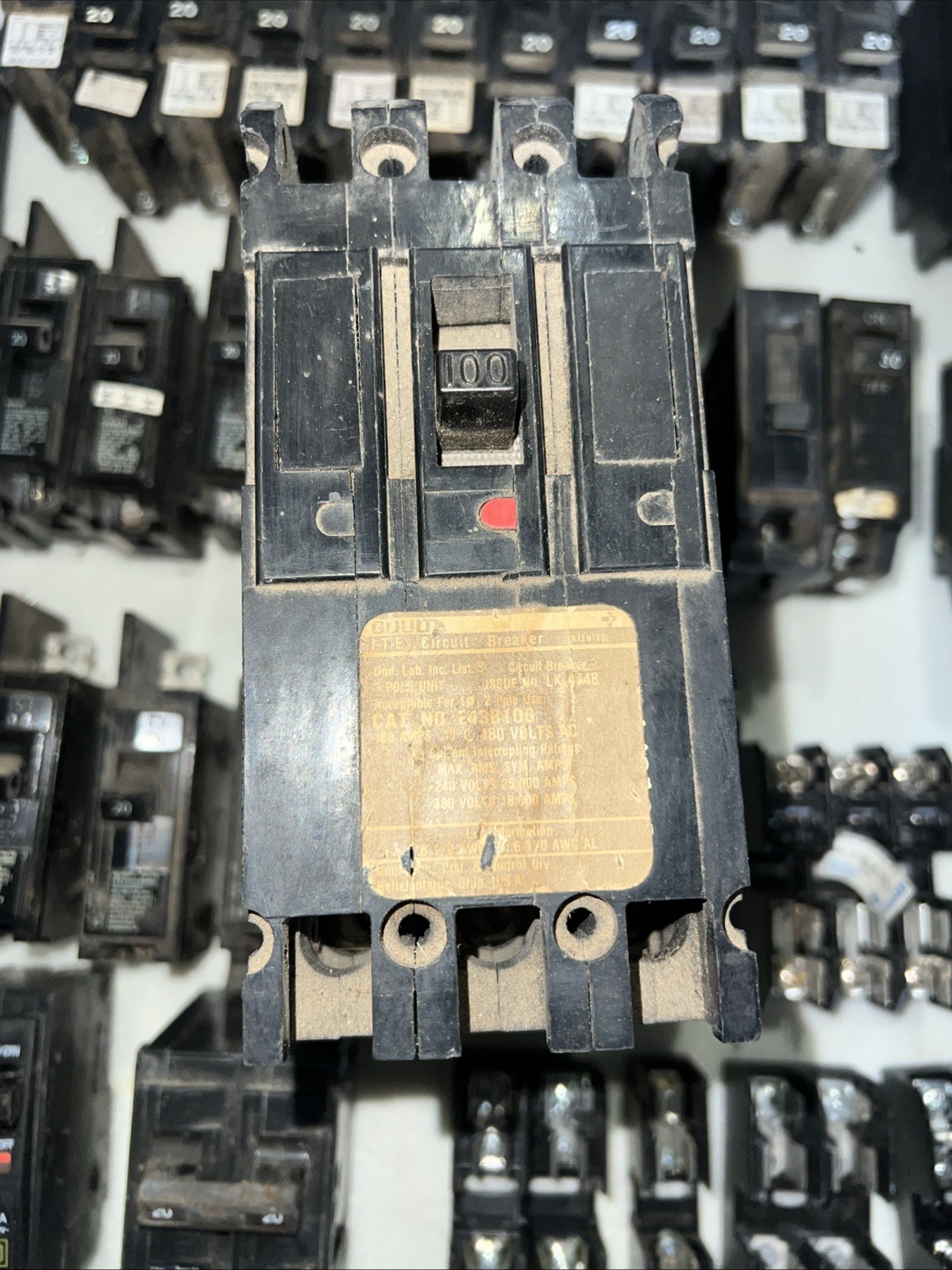 Lot Of 44 Circuit Breakers assorted Single Double 3 Pole 20 30 -100Amp Lot 125