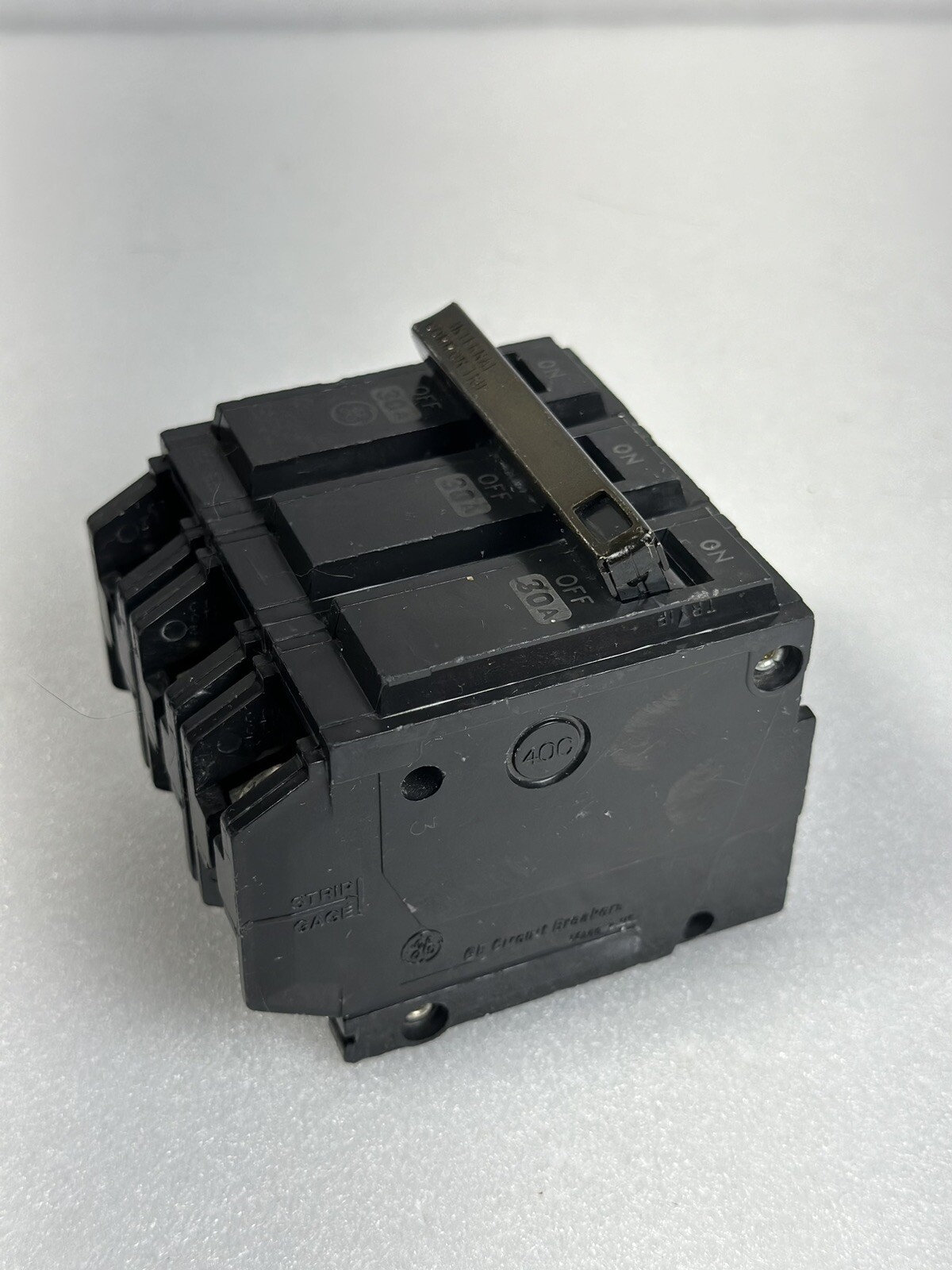 GE THQL32030 Plug-in Circuit Breaker 3P 30A