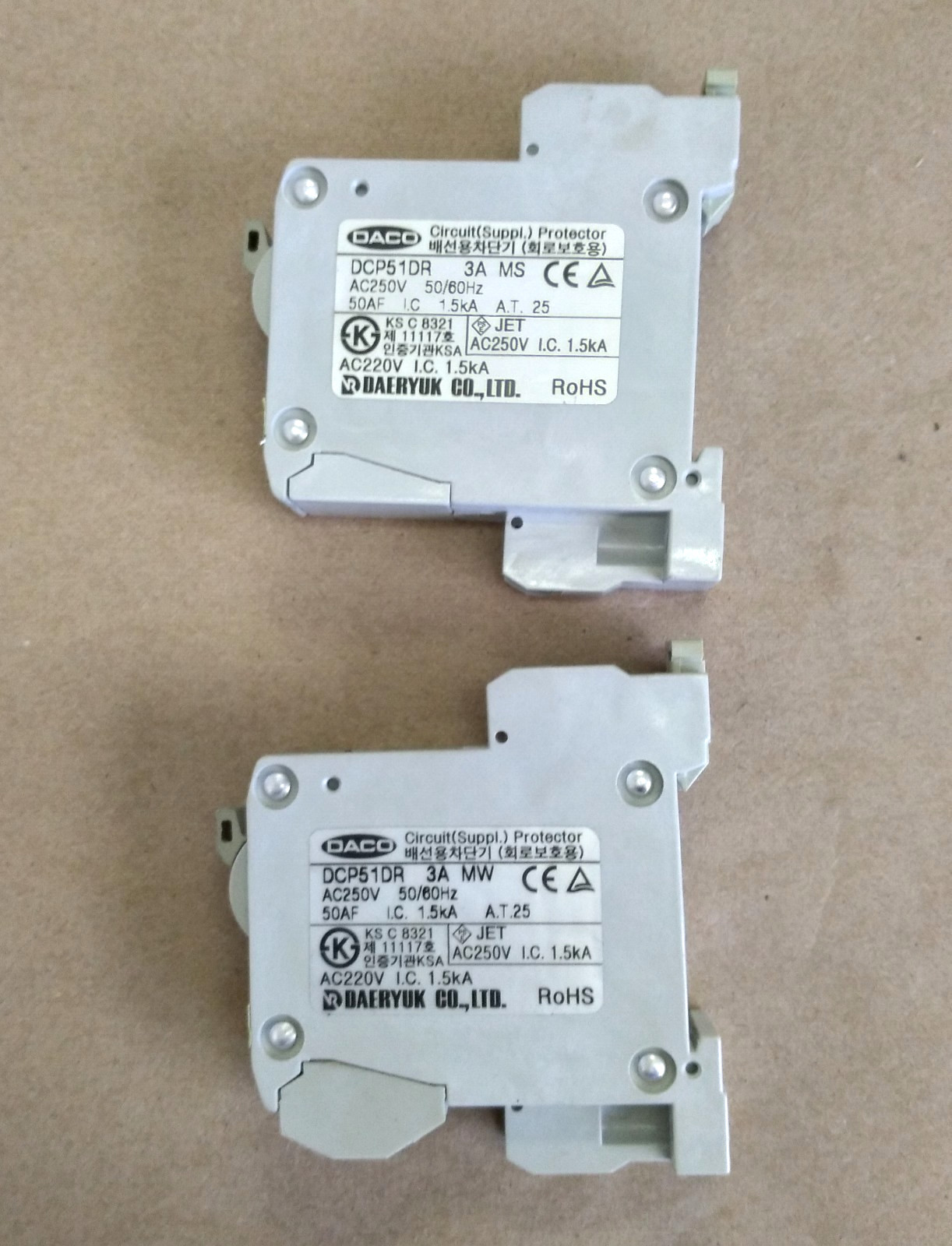 DACO DCP51DR 5A MW, 3A MW AND DCP51DR 3A MS CIRCUIT PROTECTOR