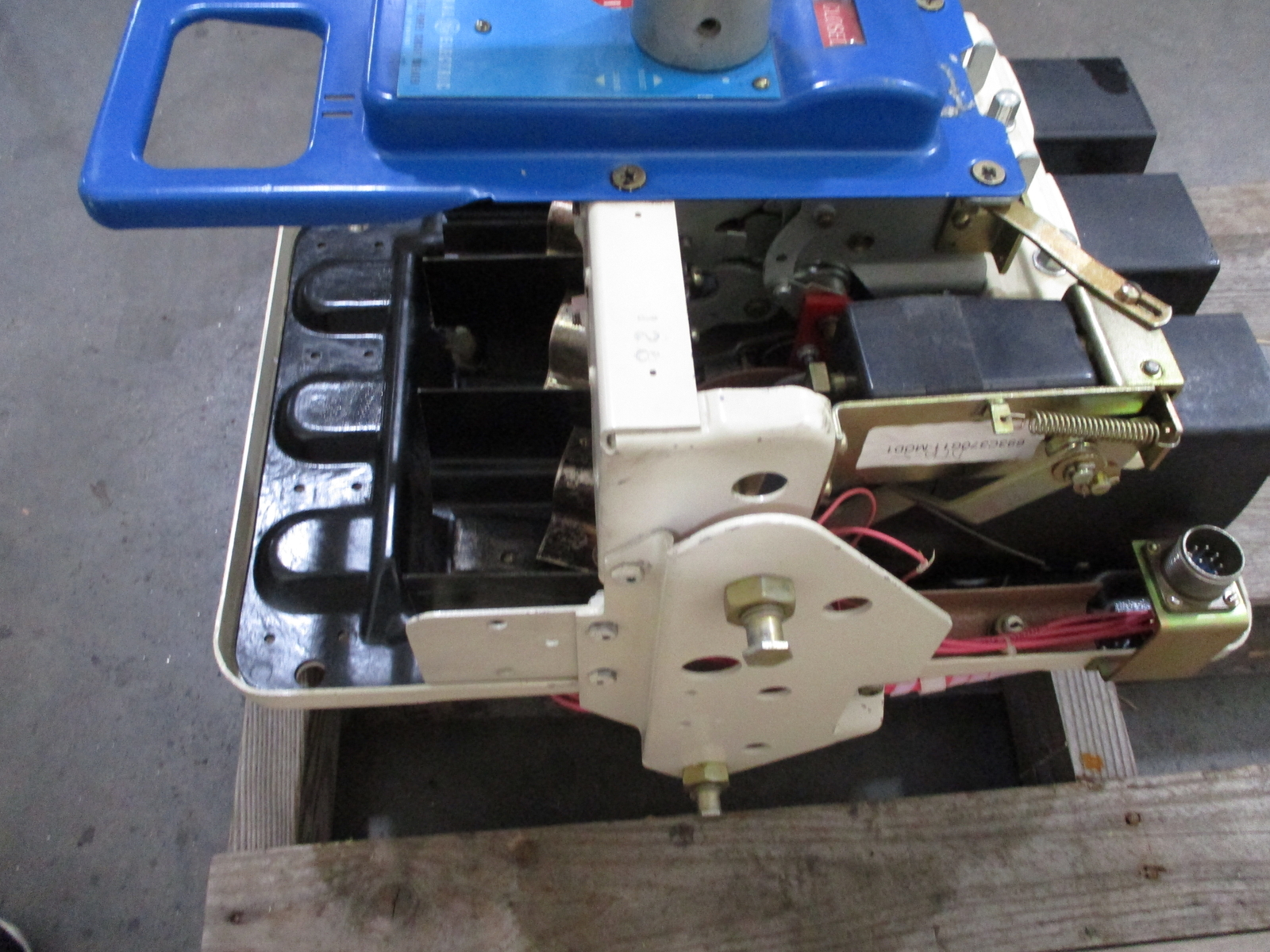 GENERAL ELECTRIC 209A1045-404MF TYPE AK2A-25-1 LOW VOLTAGE POWER CIRCUIT BREAKER