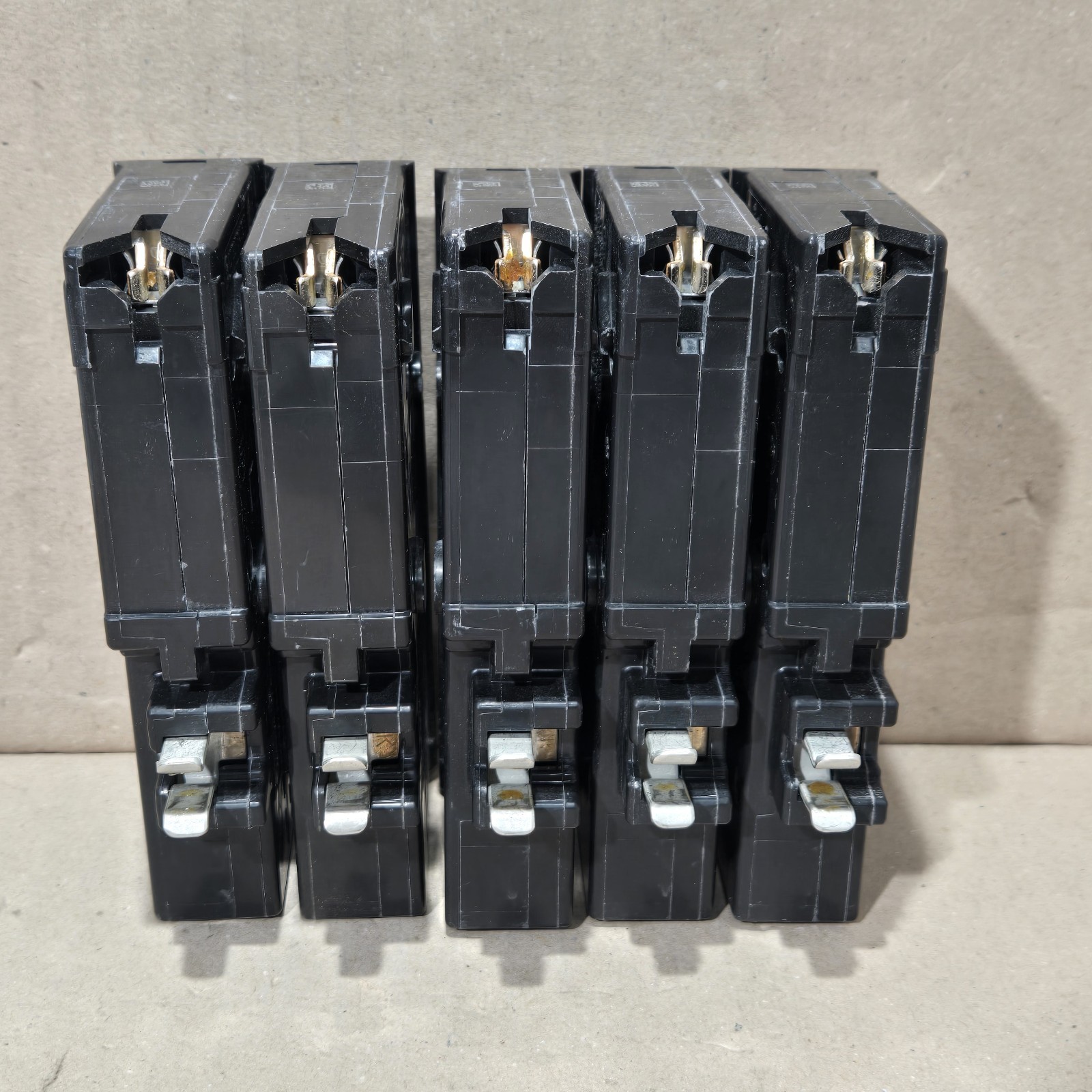 Lot of 5 Square D HOM120PDF 120V 20A Single-Pole Circuit Breaker