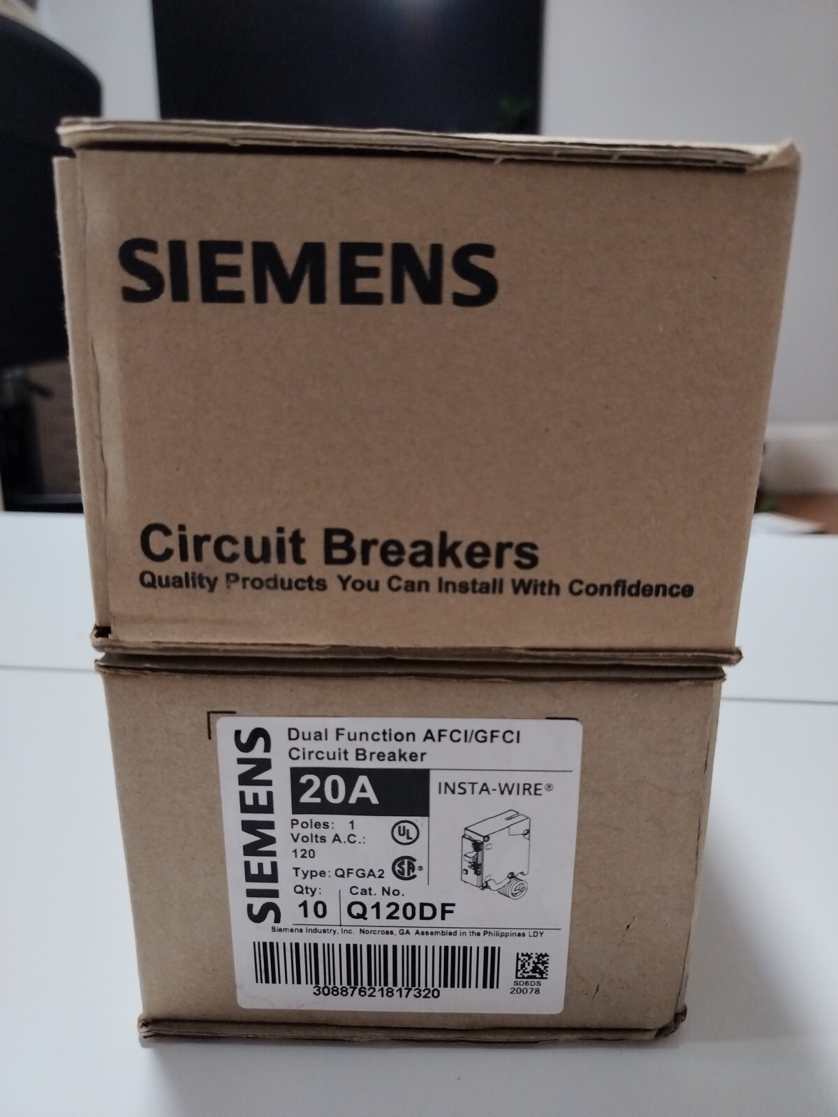 LOT OF 10 Siemens Q120DF AFCI/GFCI Breaker