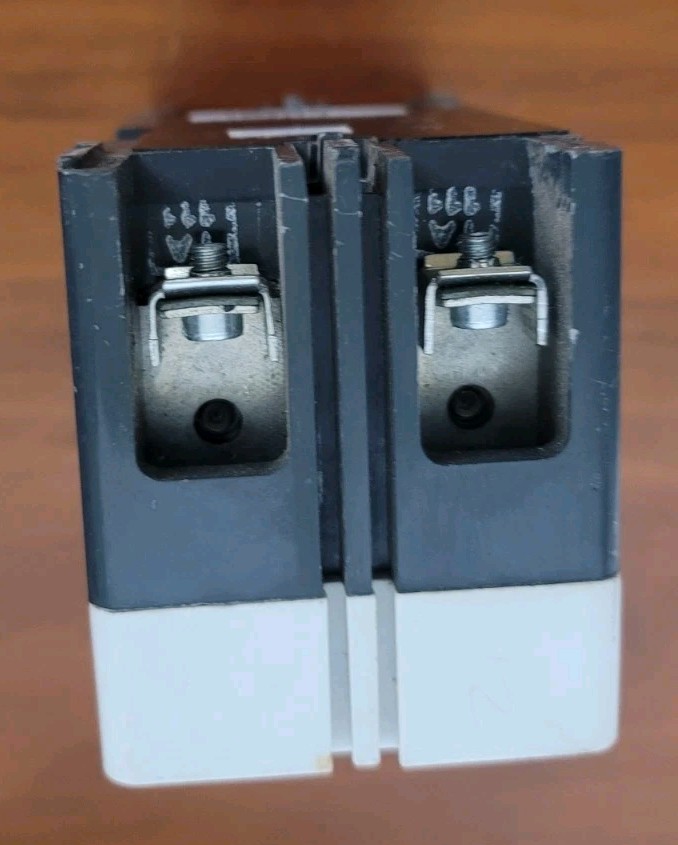 Eaton Cutler-Hammer EHD2020 Circuit Breaker EHD14K 20A, 2P, 480 VAC 250 VDC