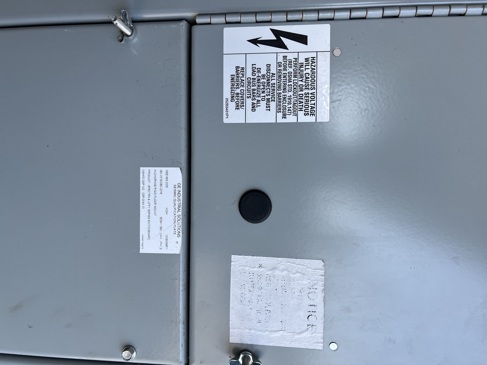 1200 amp commercial metering switchboard main 4000a bus rated indoor