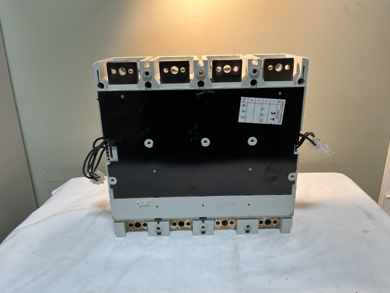 ABB Sace S6N 4 Pole 600 AMP 600 VAC Circuit Breaker w/ Auxiliary Switch