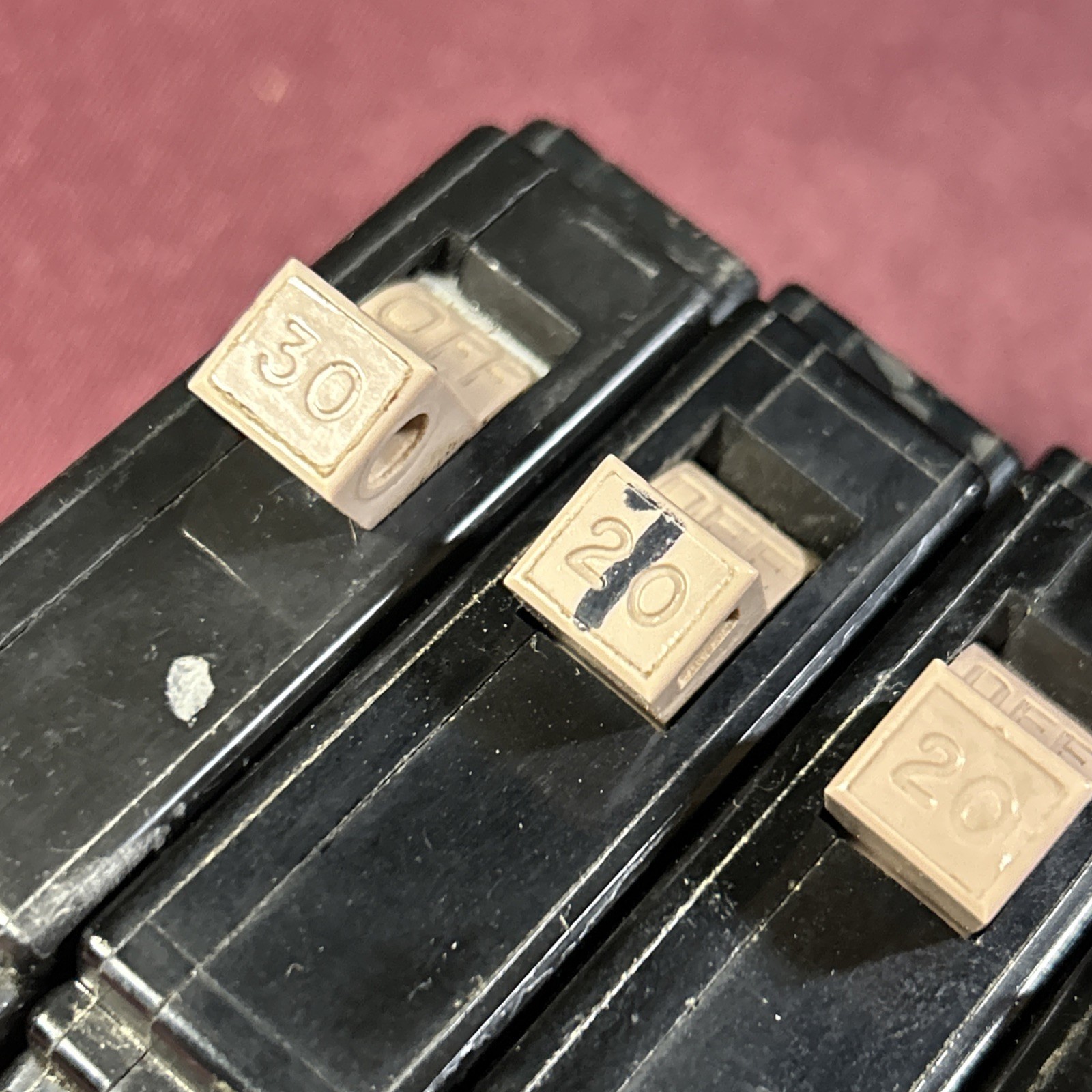 Cutler-Hammer Type CH 1-pole circuit breakers 2-15 A/2-20 A/1-30 A KH-227 Vintag