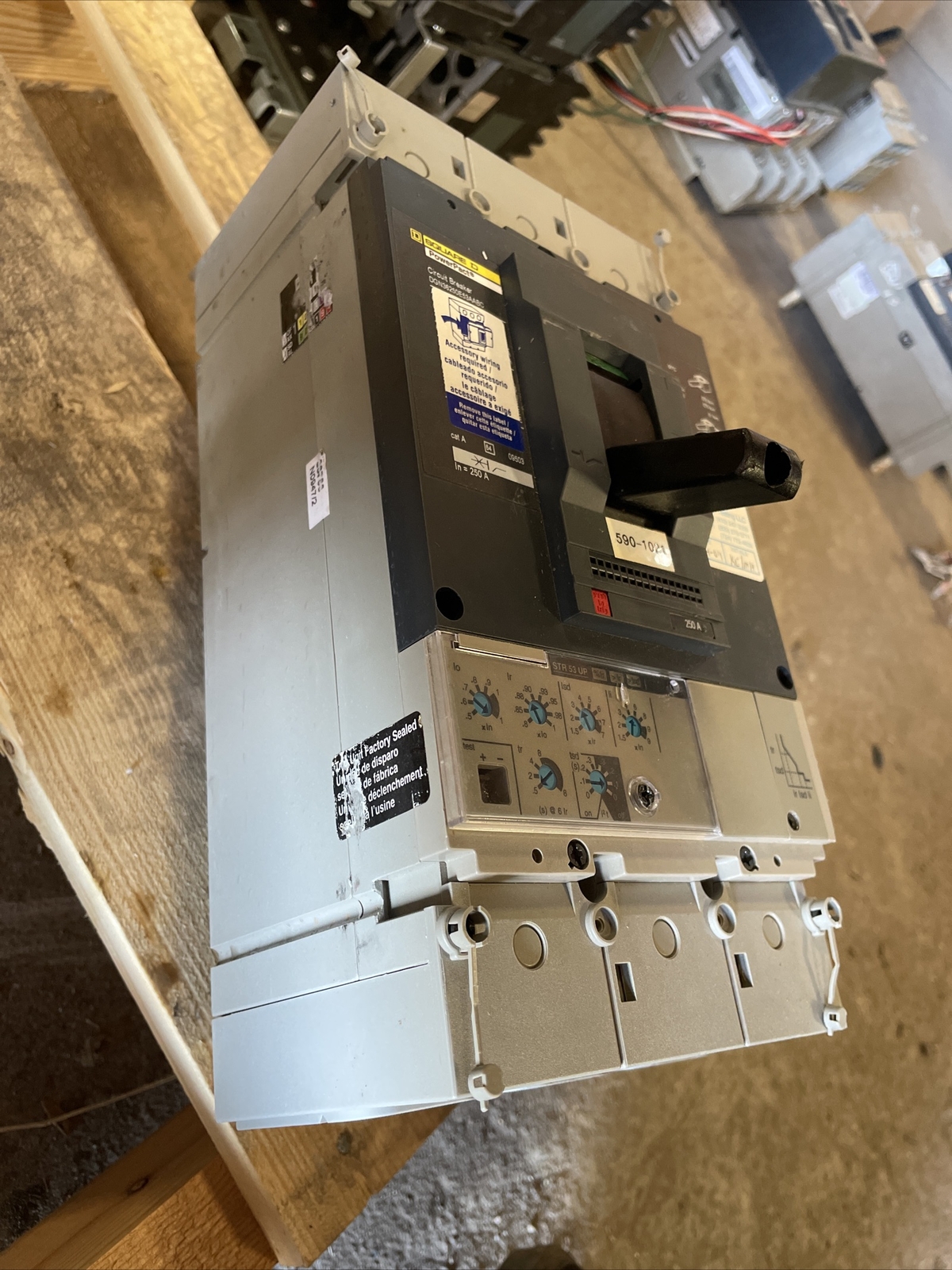 ⚡️Square D DGN36250E53AABC 250 Amp 3P 380/415VAC Powerpact Circuit Breaker⚡️