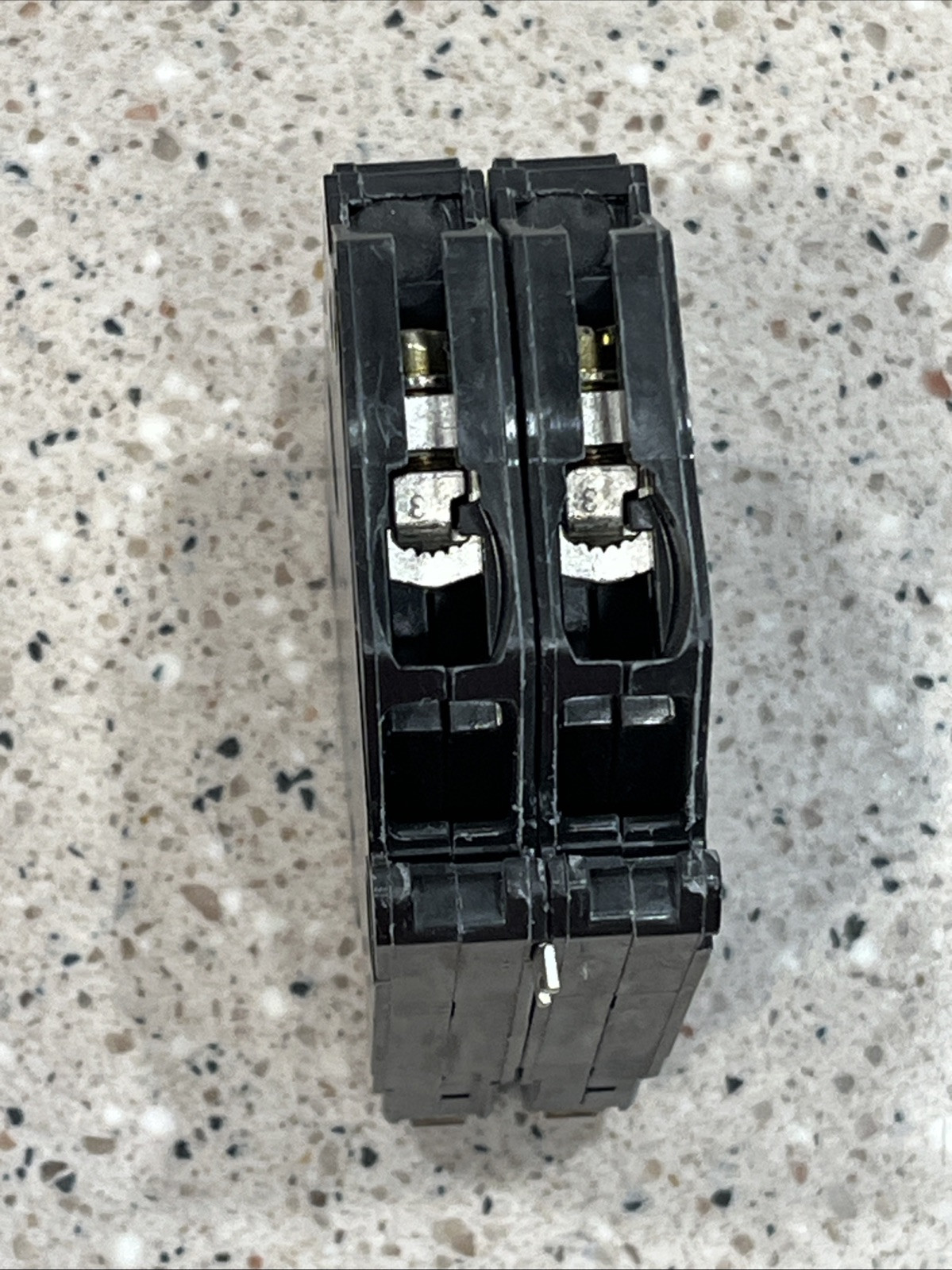 GE THQP235 (10 PACK) 2P 35A Circuit Breakers LOT OF 10 NEW IN BOX
