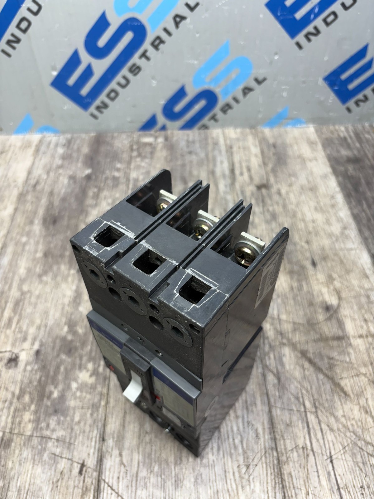 GE SFHA36AT0250 SPECTRA RMS HI-BREAK CIRCUIT BREAKER 250A FRAME 200A TRIP 3P